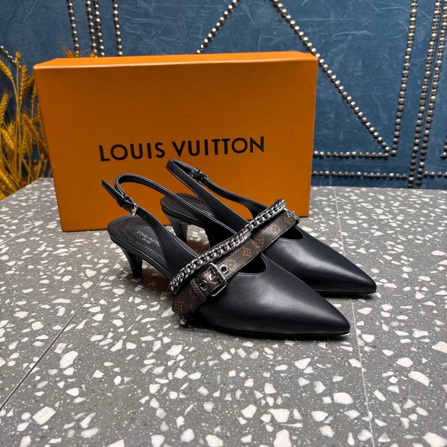 LV 26ss Slingback 45 Black Cowhide 628435