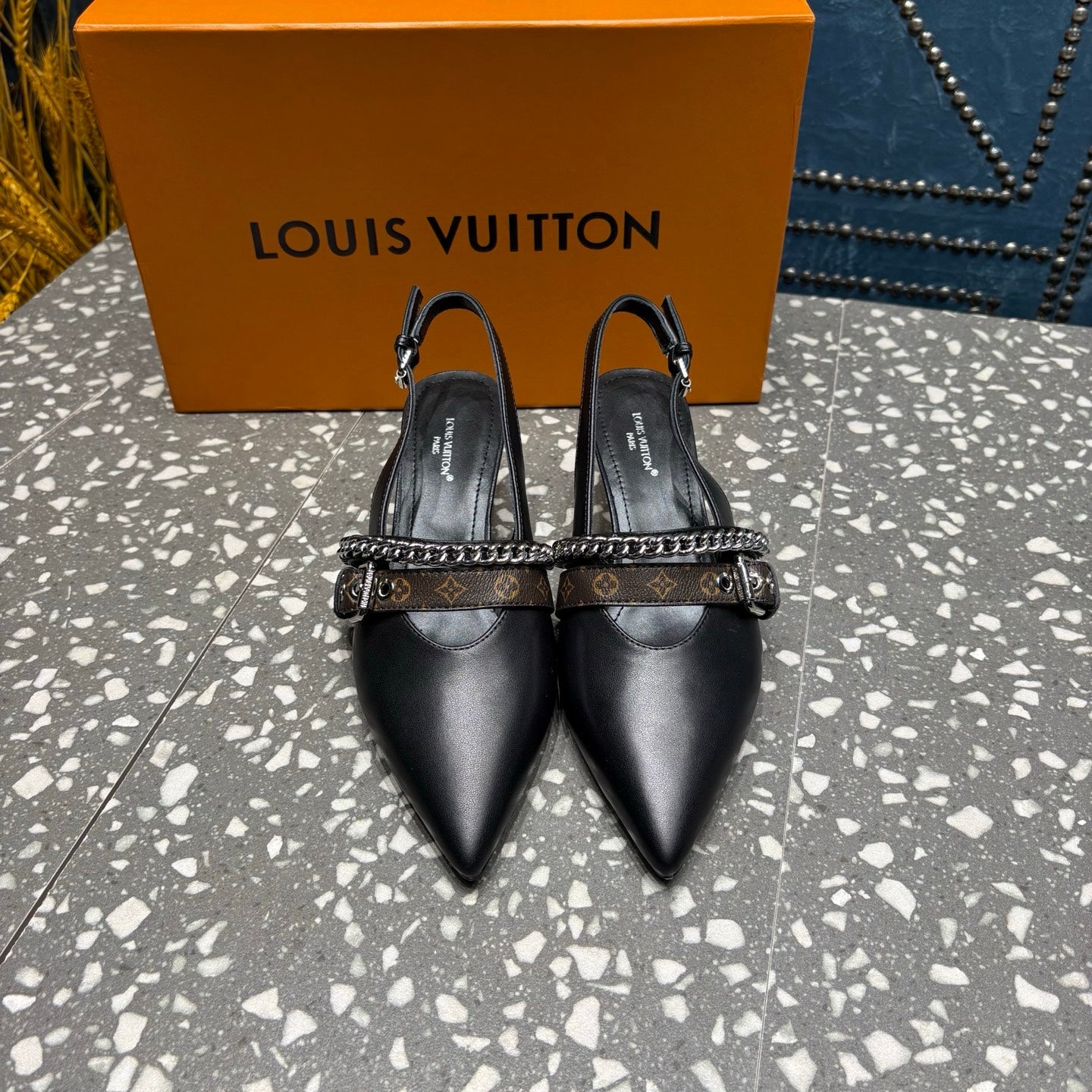 LV 26ss Slingback 45 Black Cowhide 628435