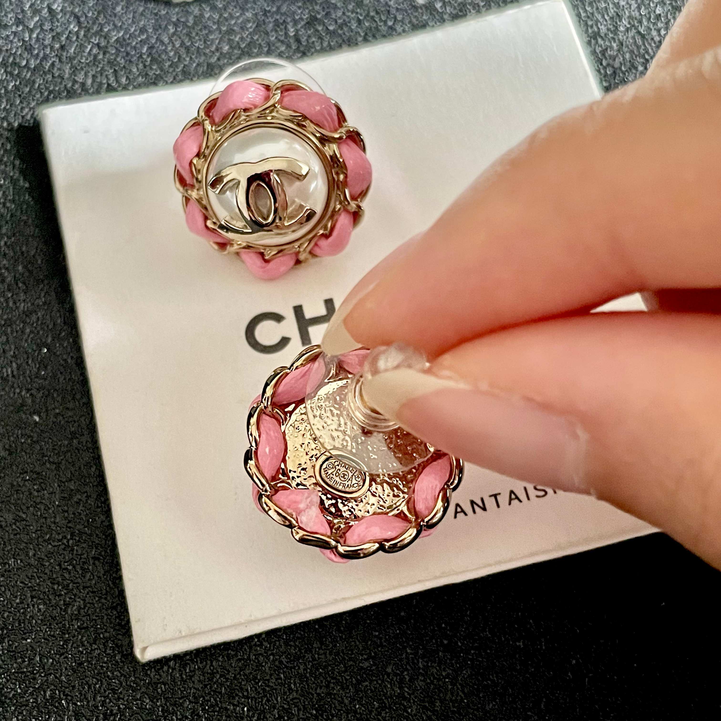 CC Pendant Double C Pink Pearl Gold Earrings 558643