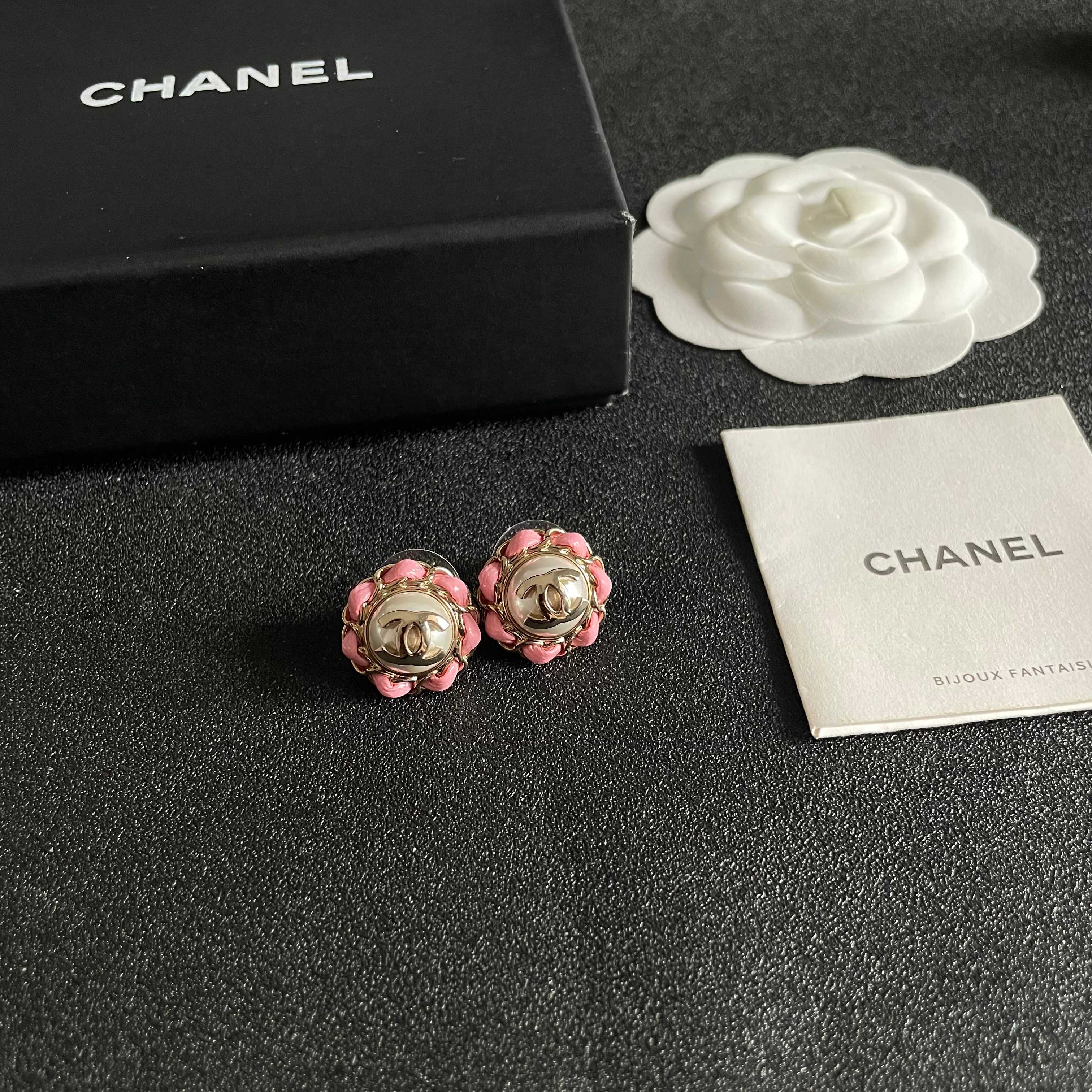 CC Pendant Double C Pink Pearl Gold Earrings 558643