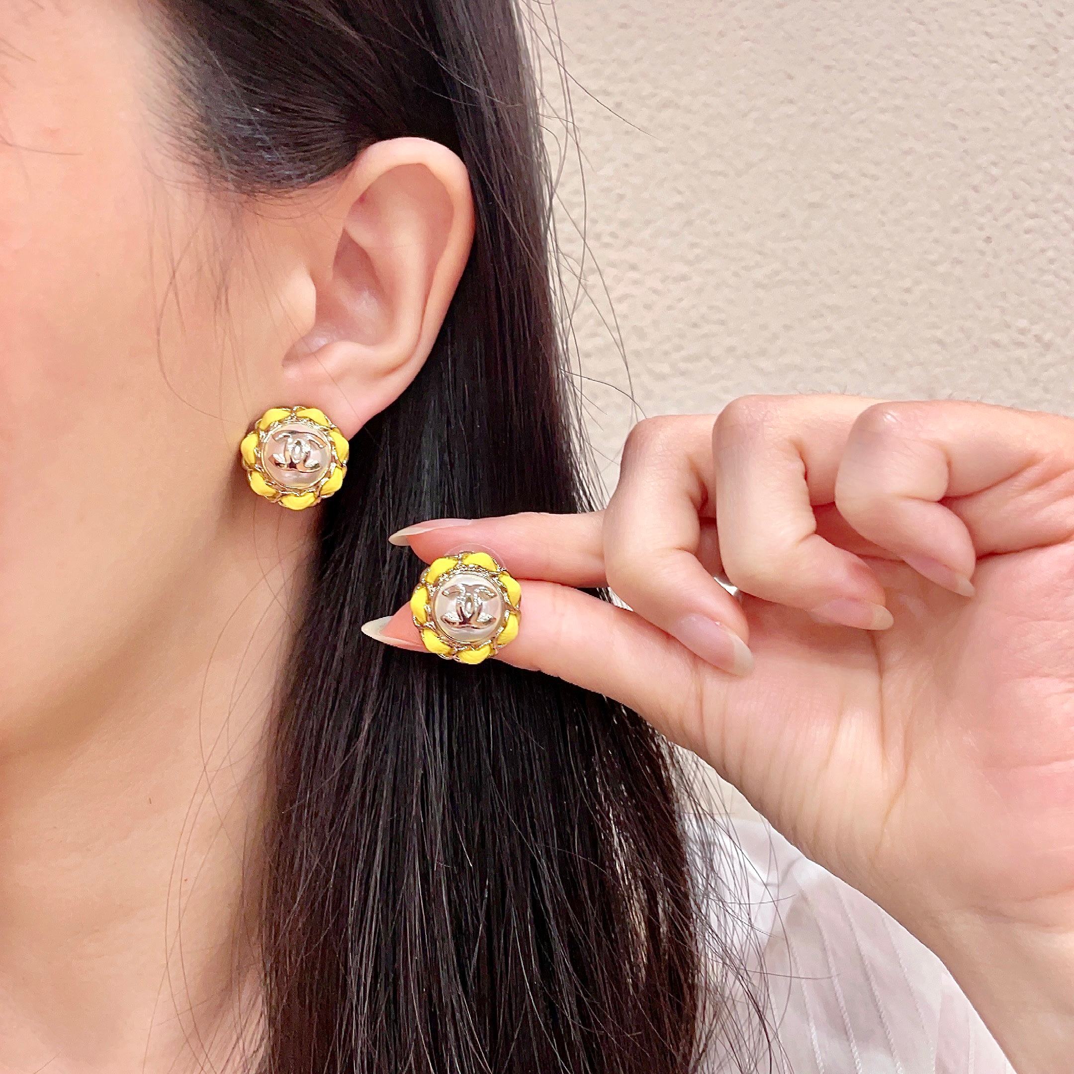 CC Pendant Double C Yellow Pearl Gold Earrings