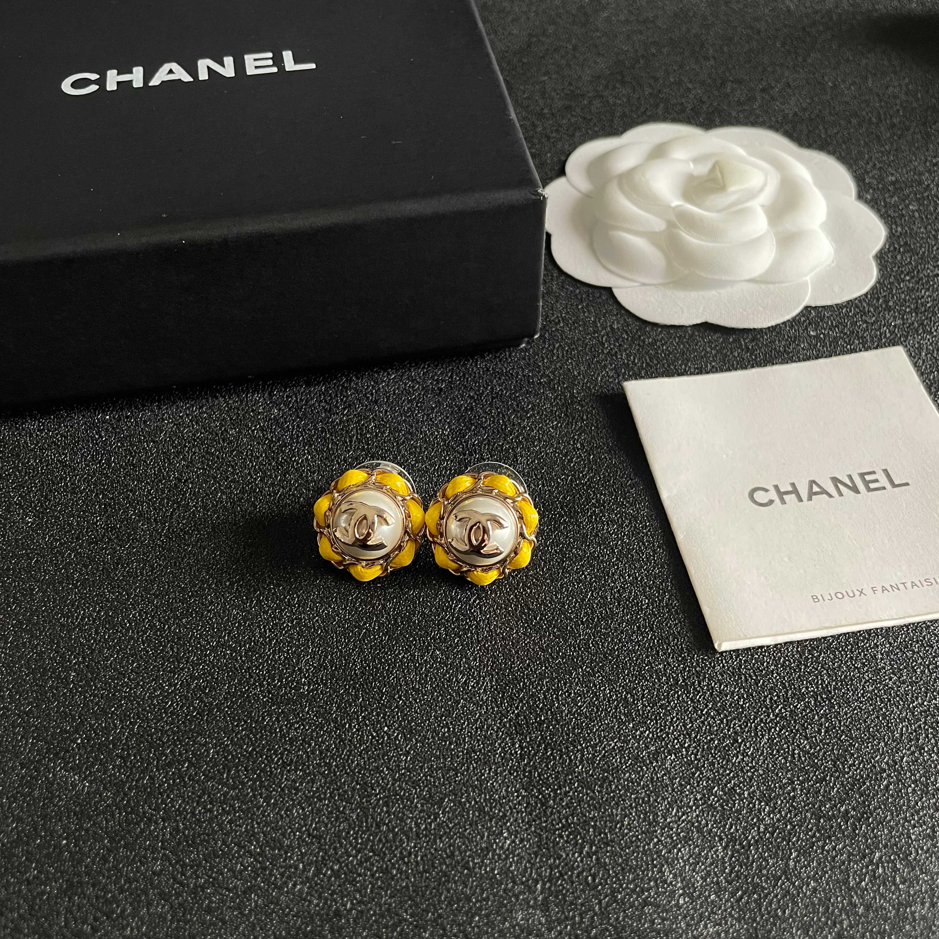 CC Pendant Double C Yellow Pearl Gold Earrings