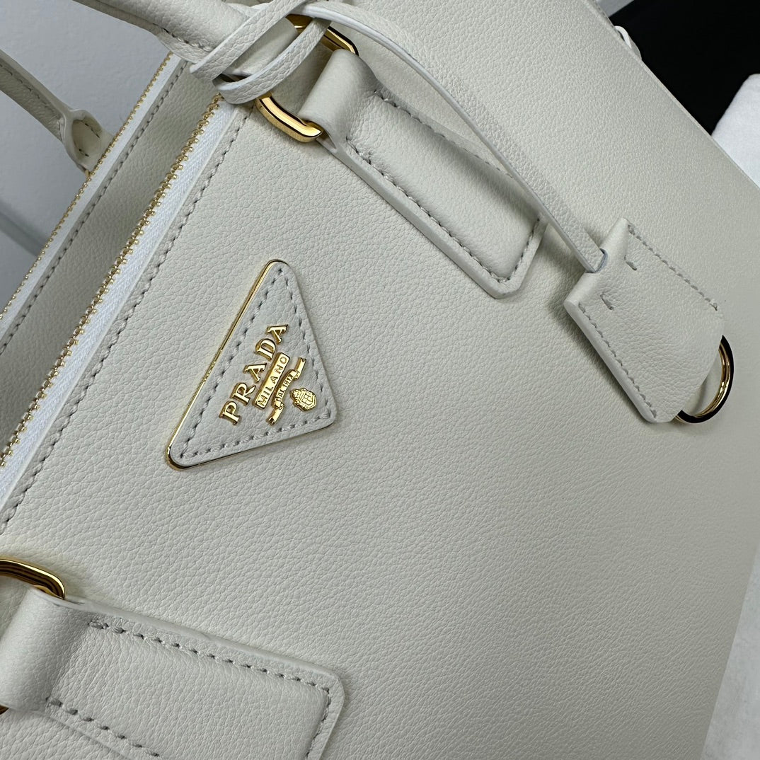 Prada 2026 Galleria Saffiano Bag 32cm Calfskin