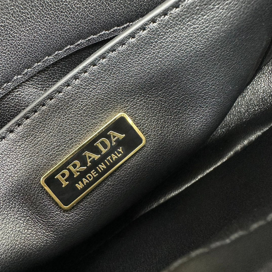 Prada 2026 Shoulder Bag 24cm Patent Leather