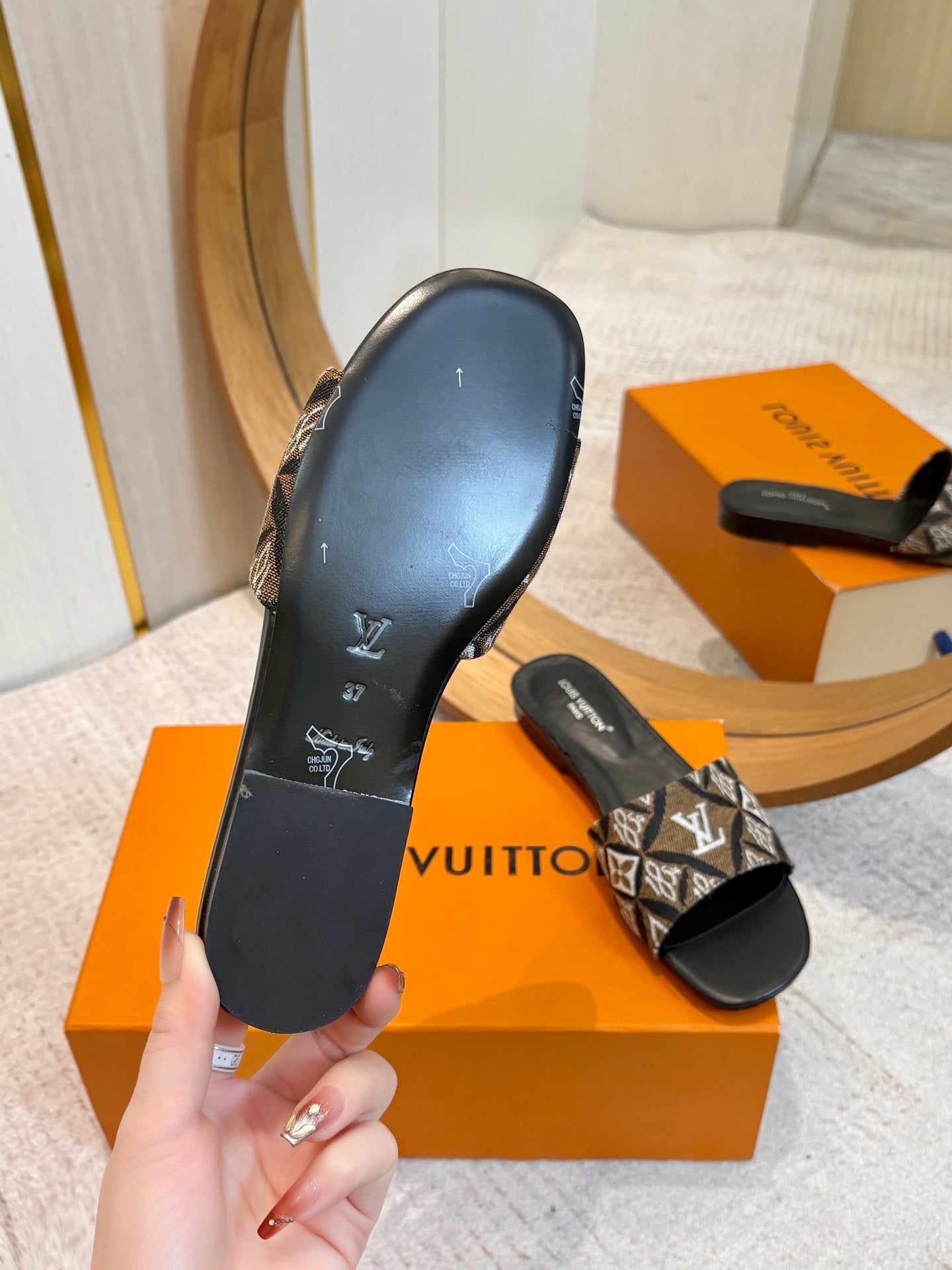 LV 26ss Slippers Black Brown Denim Leather 671238
