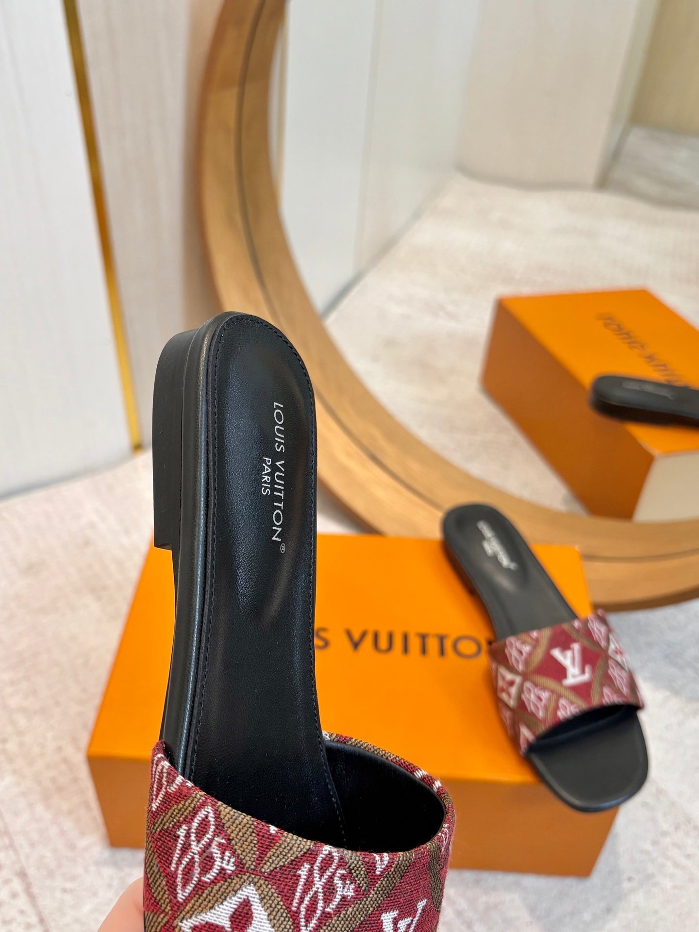LV 26ss Slippers Dark Red White Denim Leather 671239