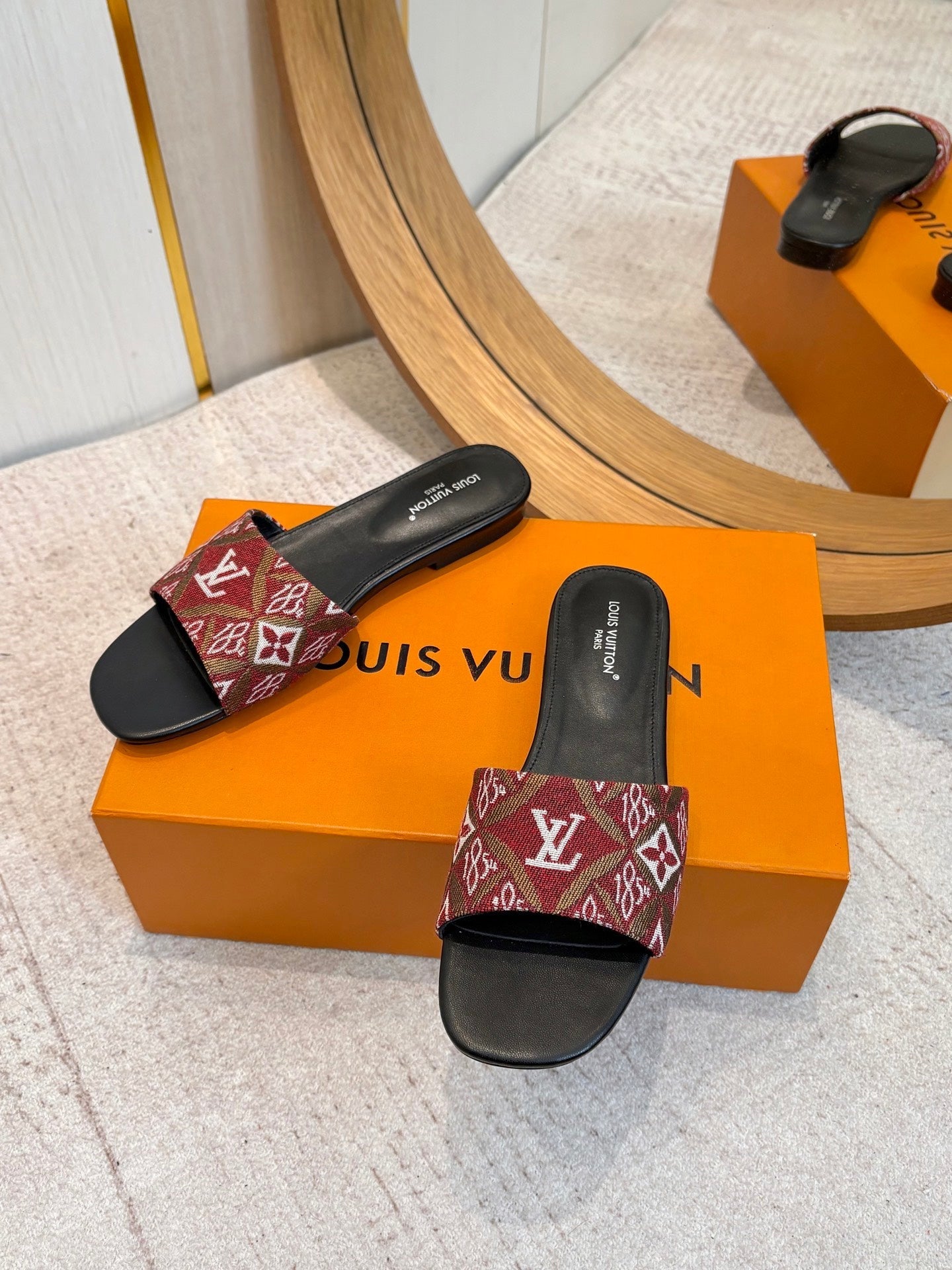 LV 26ss Slippers Dark Red White Denim Leather 671239