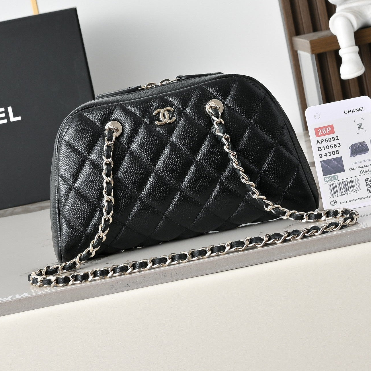 Chanel 2026 Chain Clutch Bag 19.5cm Black Calfskin 140657