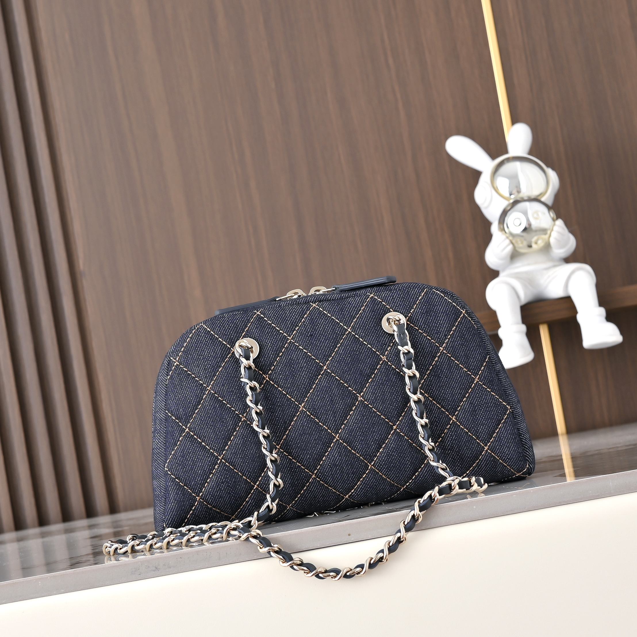 Chanel 2026 Chain Clutch Bag 19.5cm Blue Denim Leather 140656