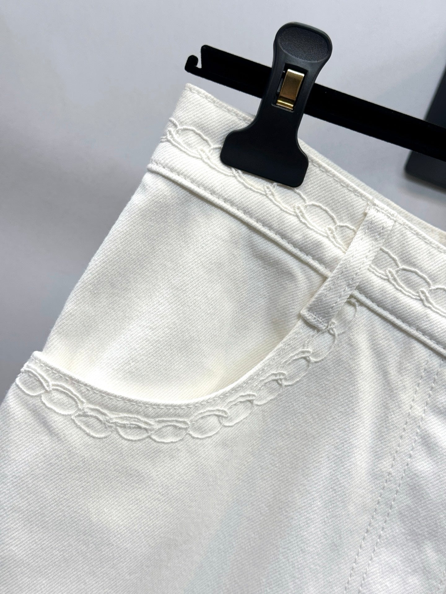 Chanel 2026 Straight-Leg Jeans White Cotton 397712