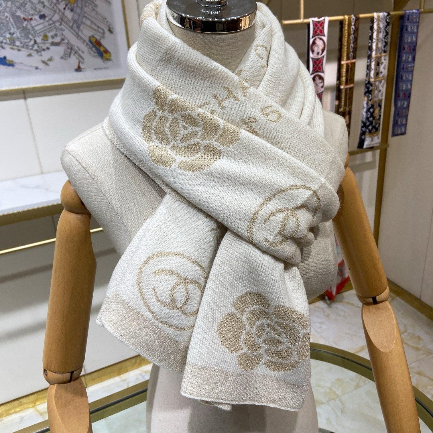 CC Scarf 195 CM In White Cashmere 407295