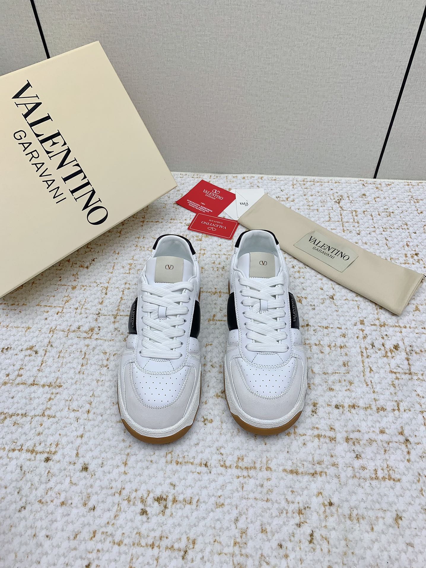 VT 25 Low Top Garavani Sneaker White Blue Cowhide 331678