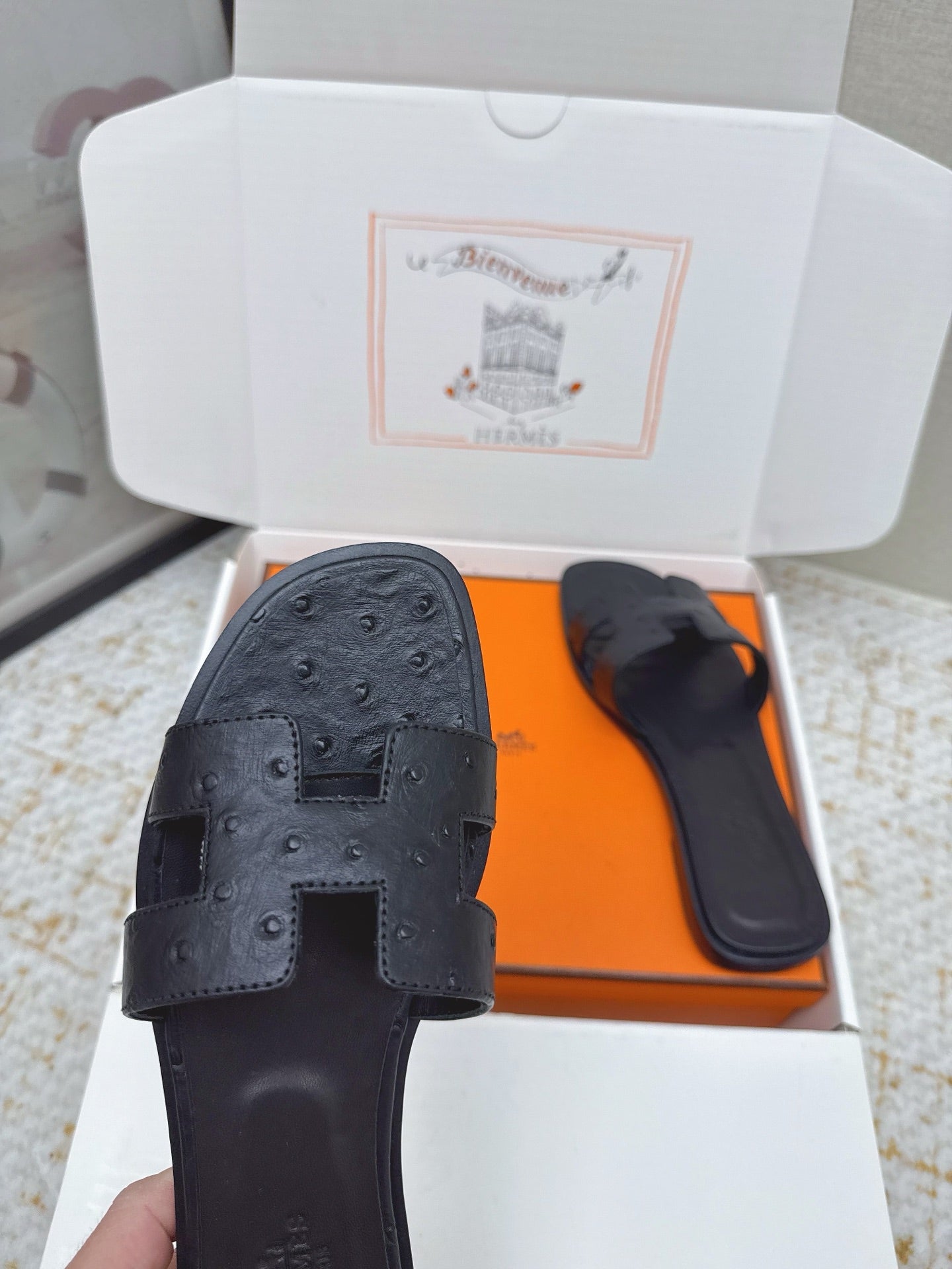 HM 26ss Oran Sandals Black Ostrich Leather 625094