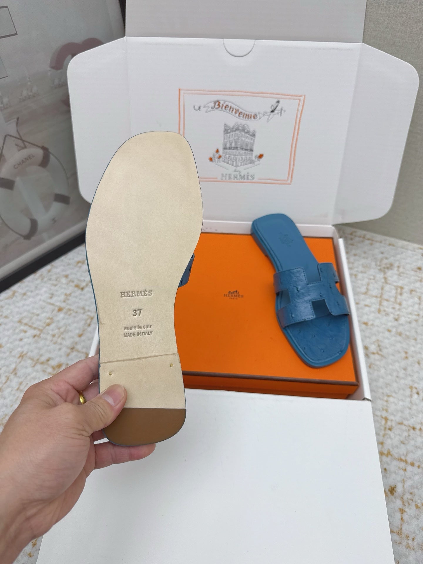 HM 26ss Oran Sandals Blue Ostrich Leather 625100