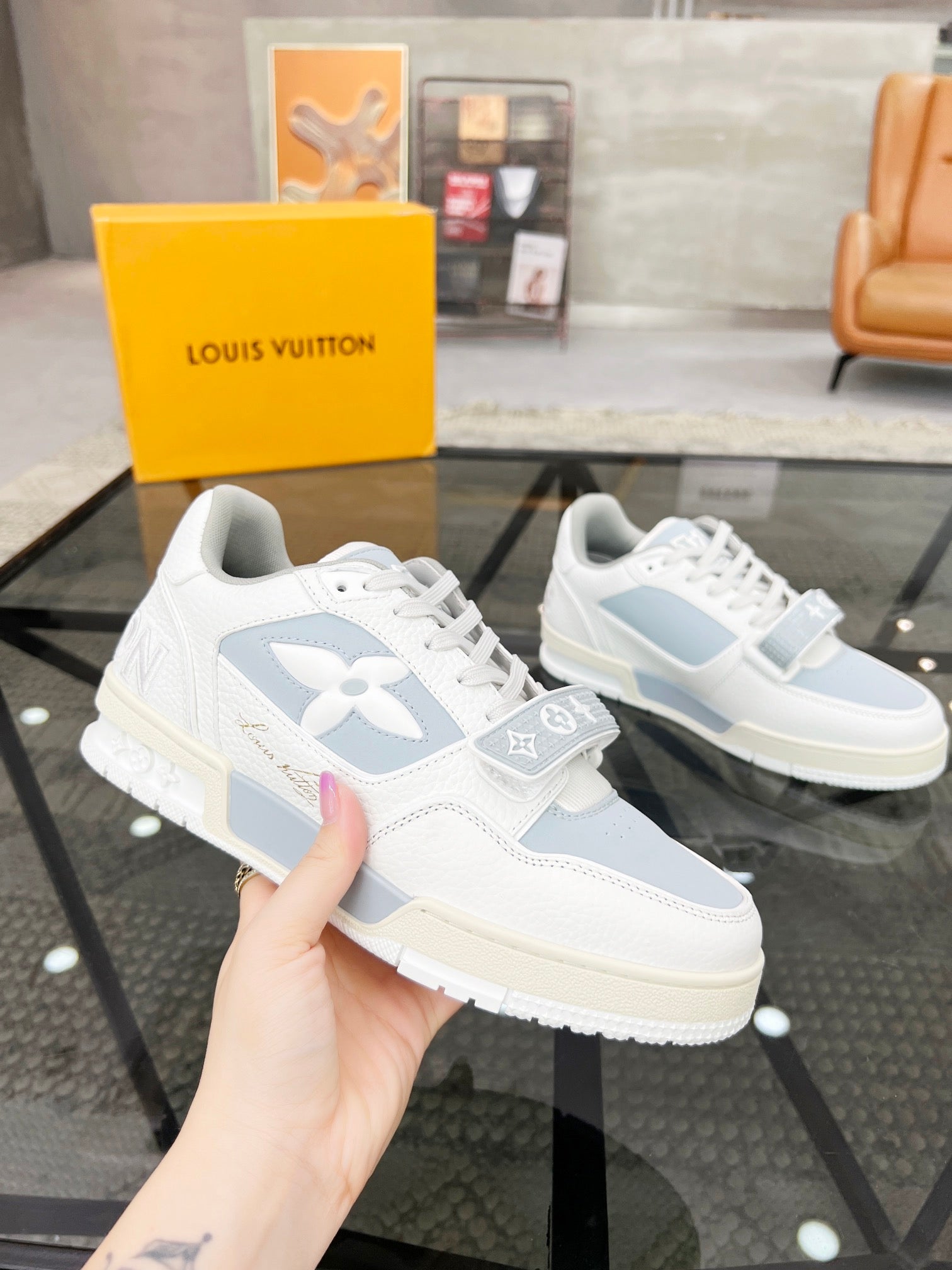 LV TRAINER SNEAKER WHITE CALFSKIN MIX LIGHT BLUE SUEDE