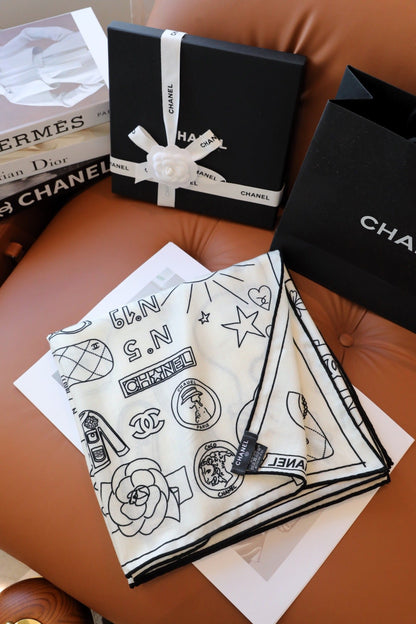 CC Square Scarf 140 CM In White Mix Black Cashmere Silk 383796