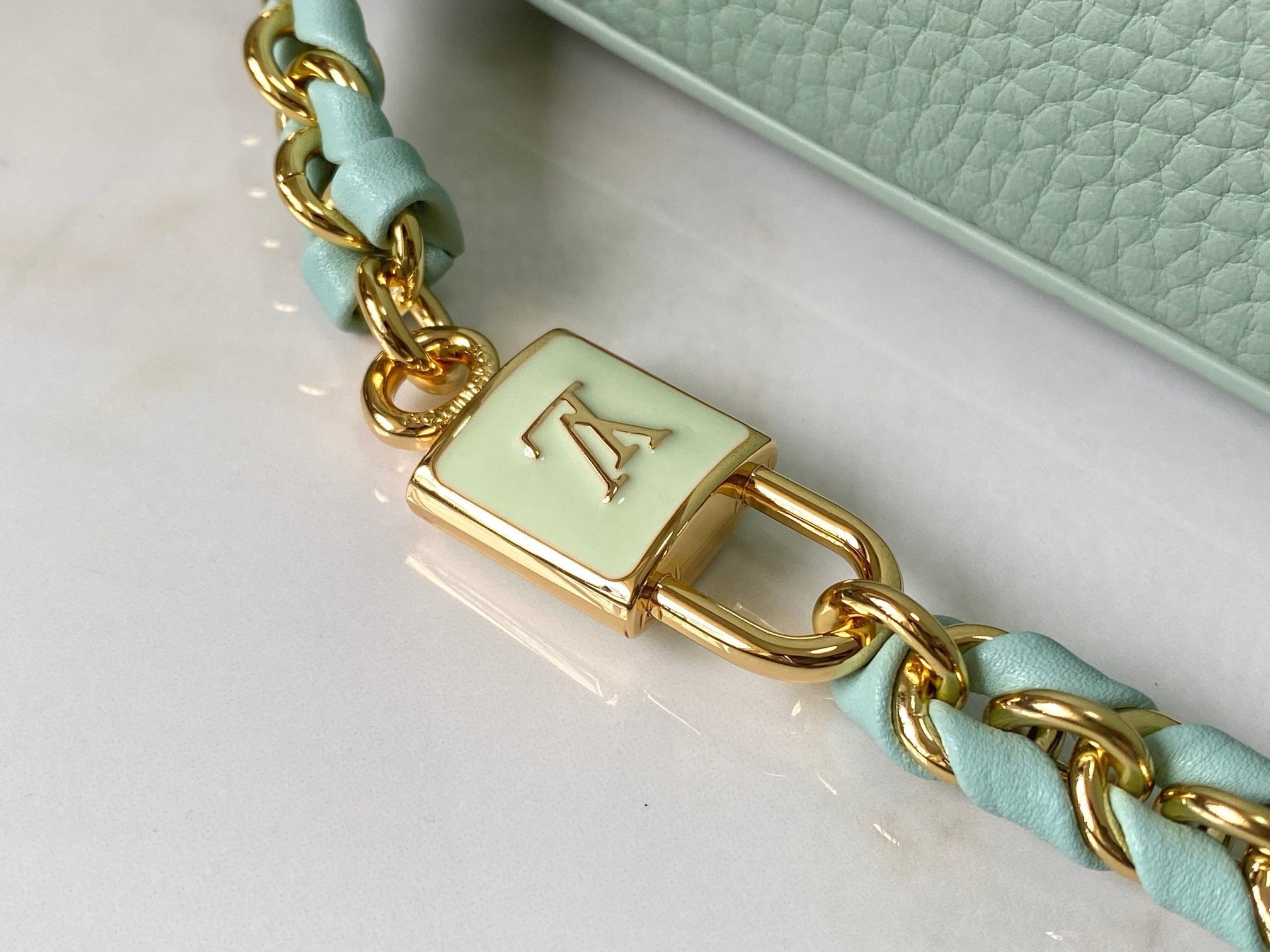 capucines mm 31.5 green beige taurillon leather gold hardware