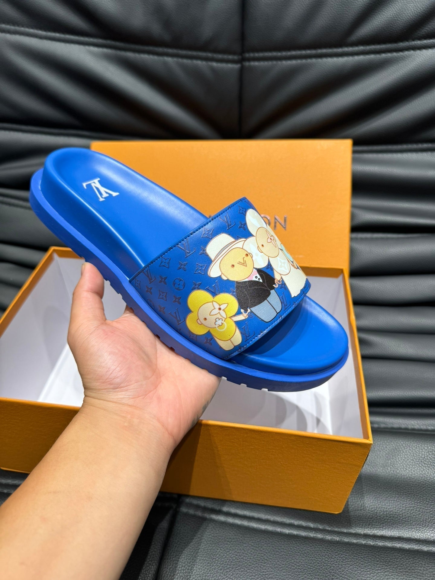 LV SLIPPERS IN COBALT BLUE MONOGRAM CALFSKIN