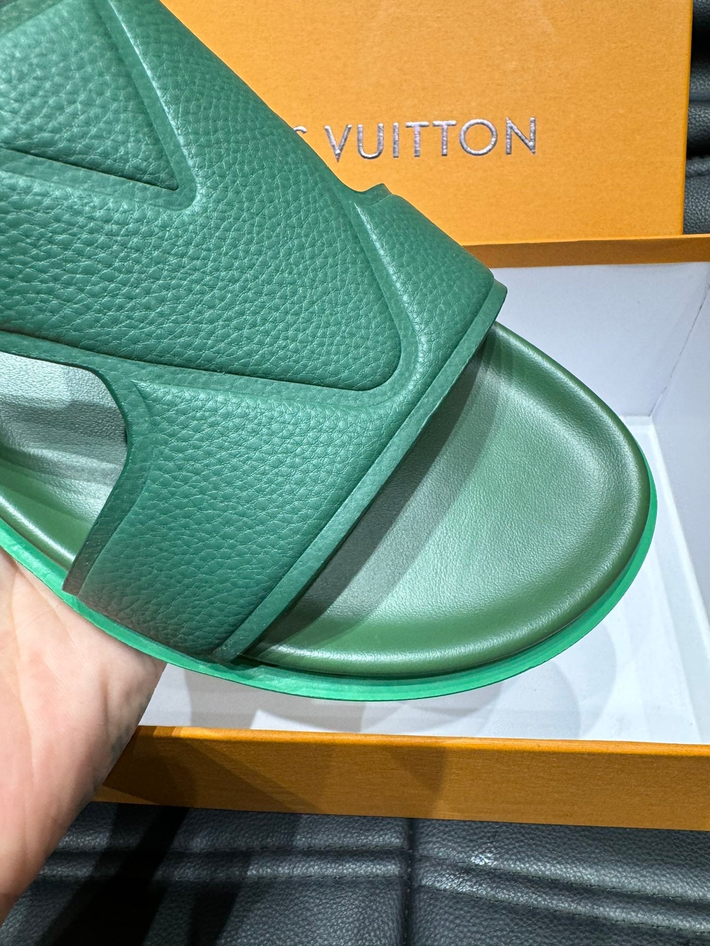 LV OASIS MULE IN SEA GREEN CALFSKIN
