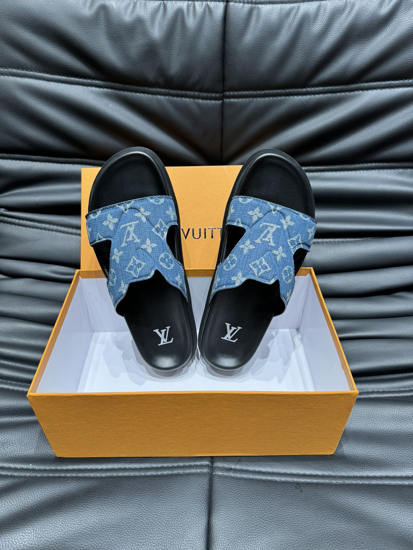 LV OASIS MULE IN BLUE DENIM MONOGRAM JACQUARD