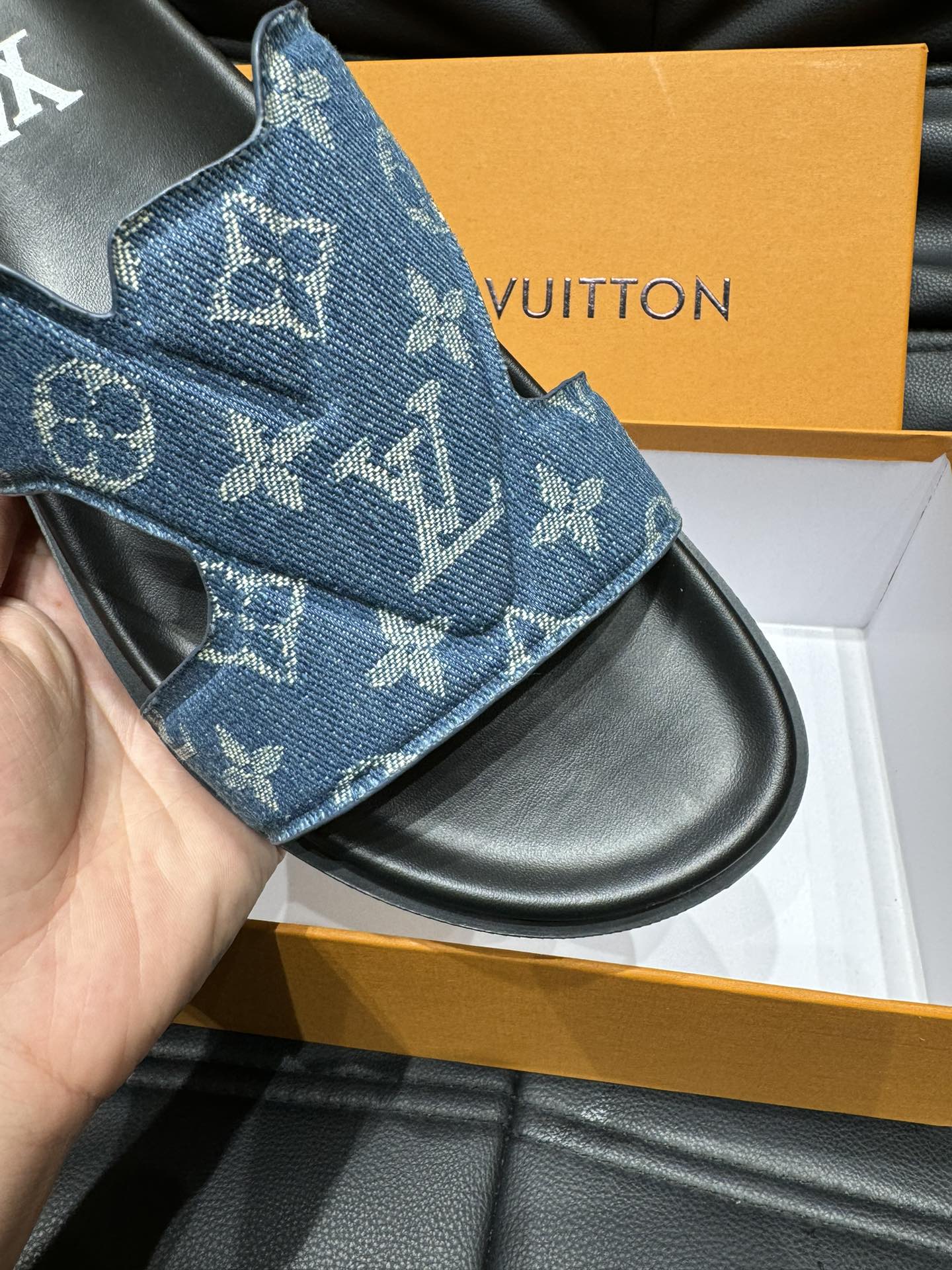 LV OASIS MULE IN BLUE DENIM MONOGRAM JACQUARD