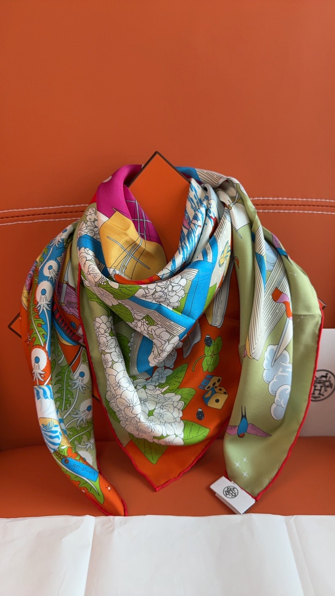 HM 26s 90 Scarf Green Colorful Mulberry Silk 153391
