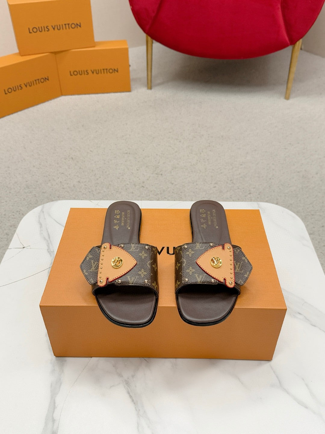 LV 26ss Slippers Brown Monogram Sheepskin 671275