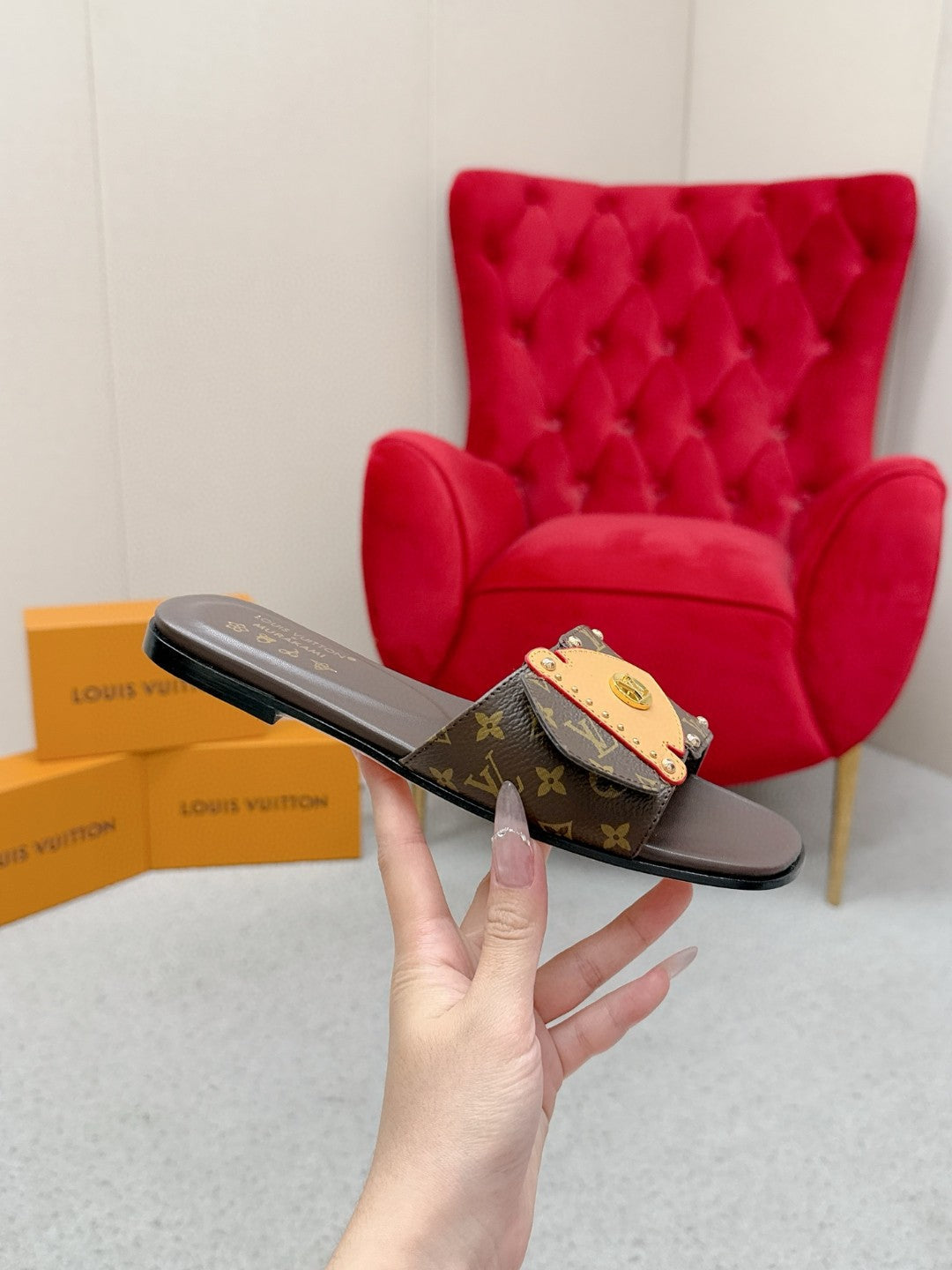 LV 26ss Slippers Brown Monogram Sheepskin 671275