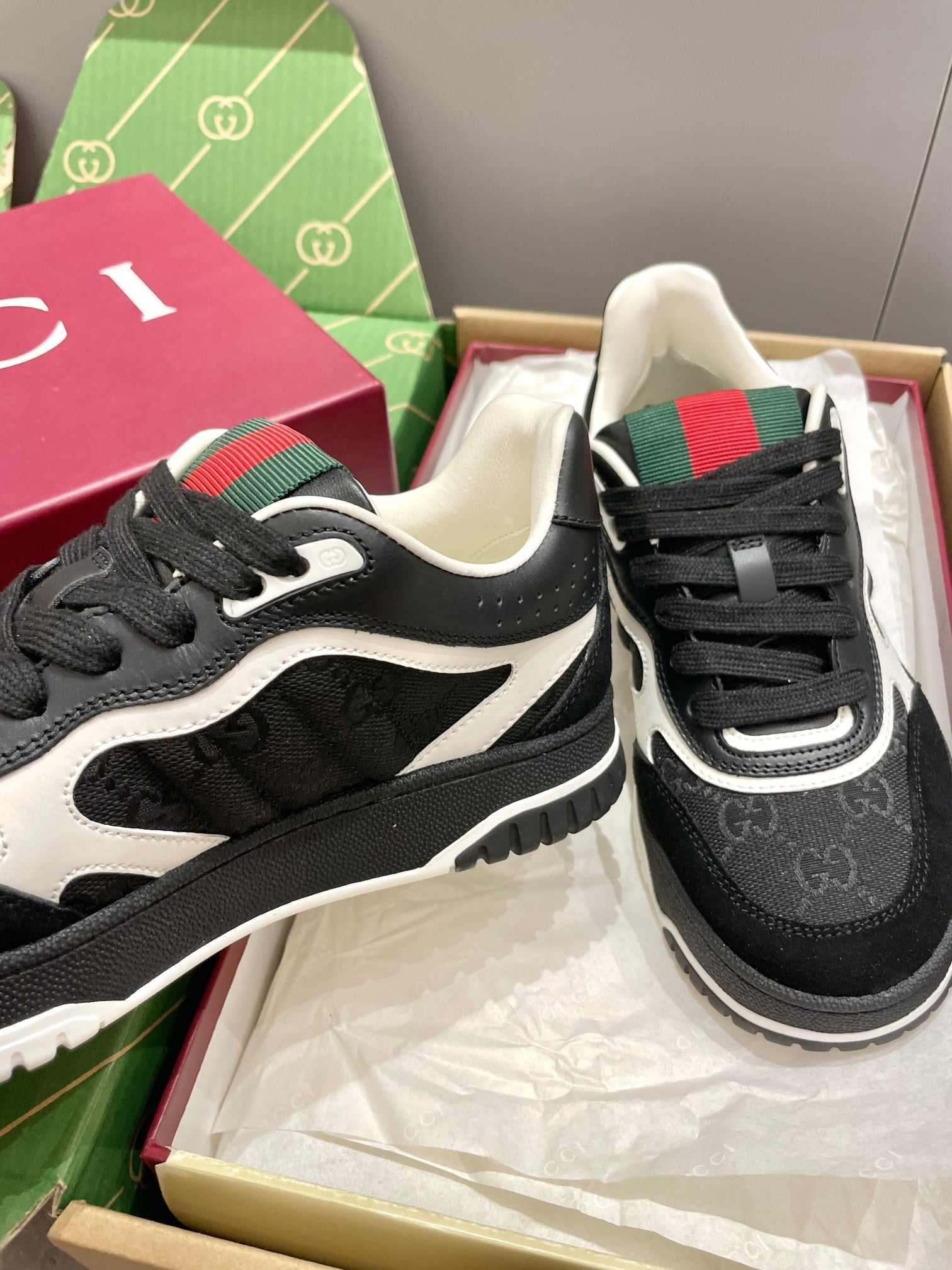 GG 26 Sneaker Black Red Green Cowhide 632872
