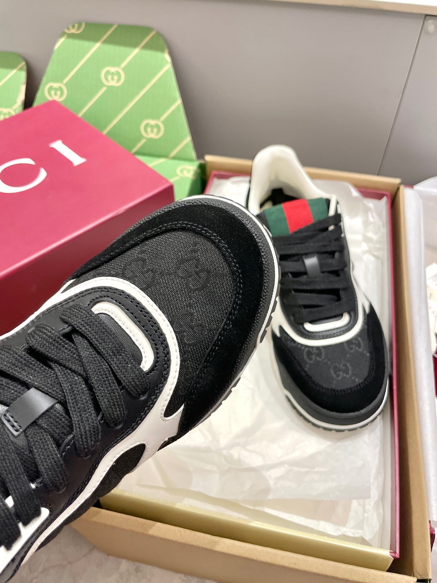 GG 26 Sneaker Black Red Green Cowhide 632872