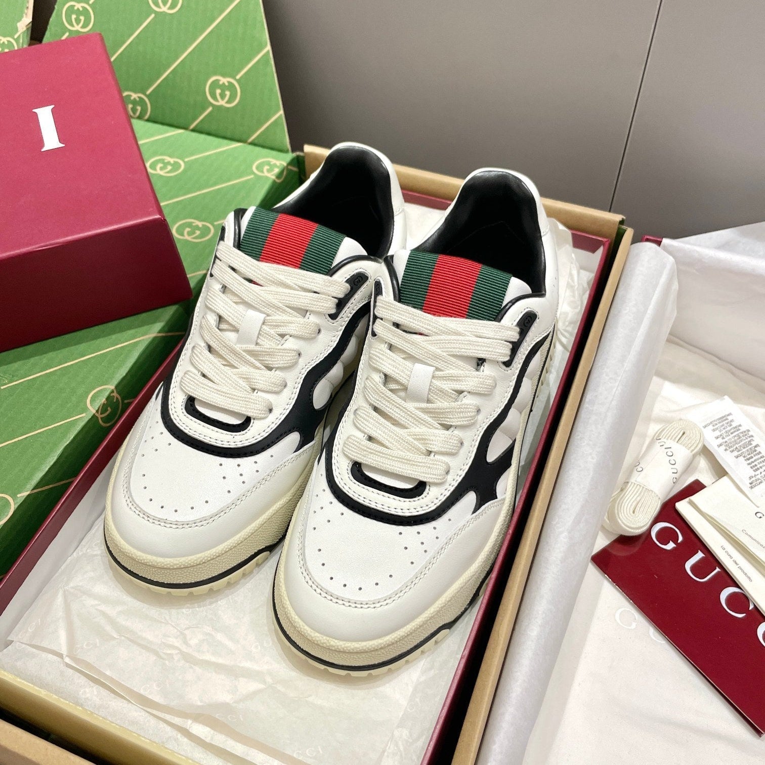 GG 26 Sneaker White Black Cowhide 632869