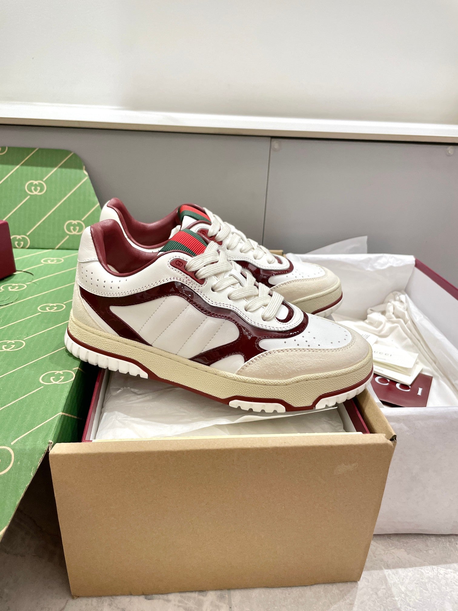 GG 26 Sneaker White Burgundy Red Green Cowhide 632870