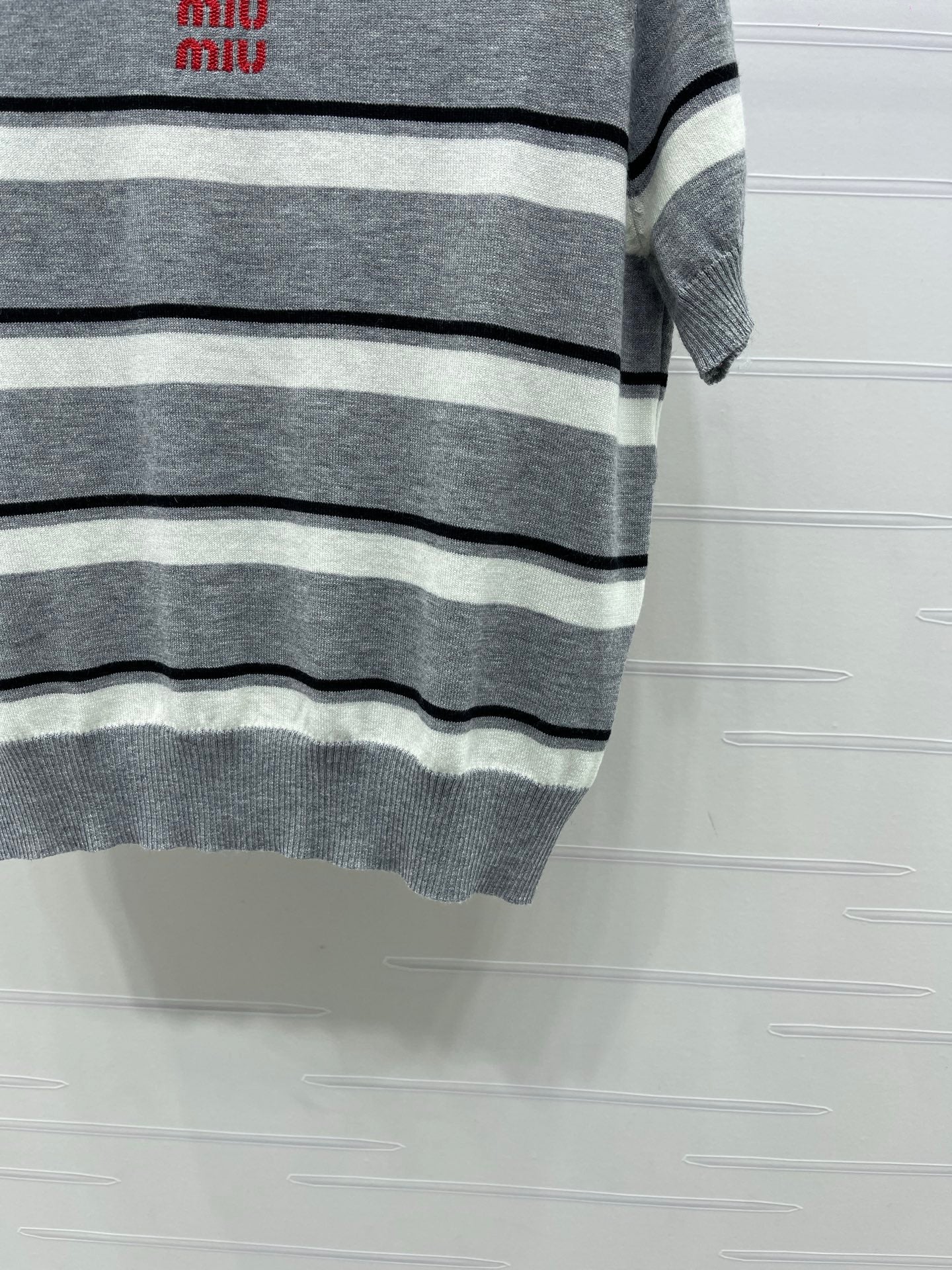 Miumiu 2026 Crew Neck Striped Short-sleeved Knit Top Gray Cotton 352436