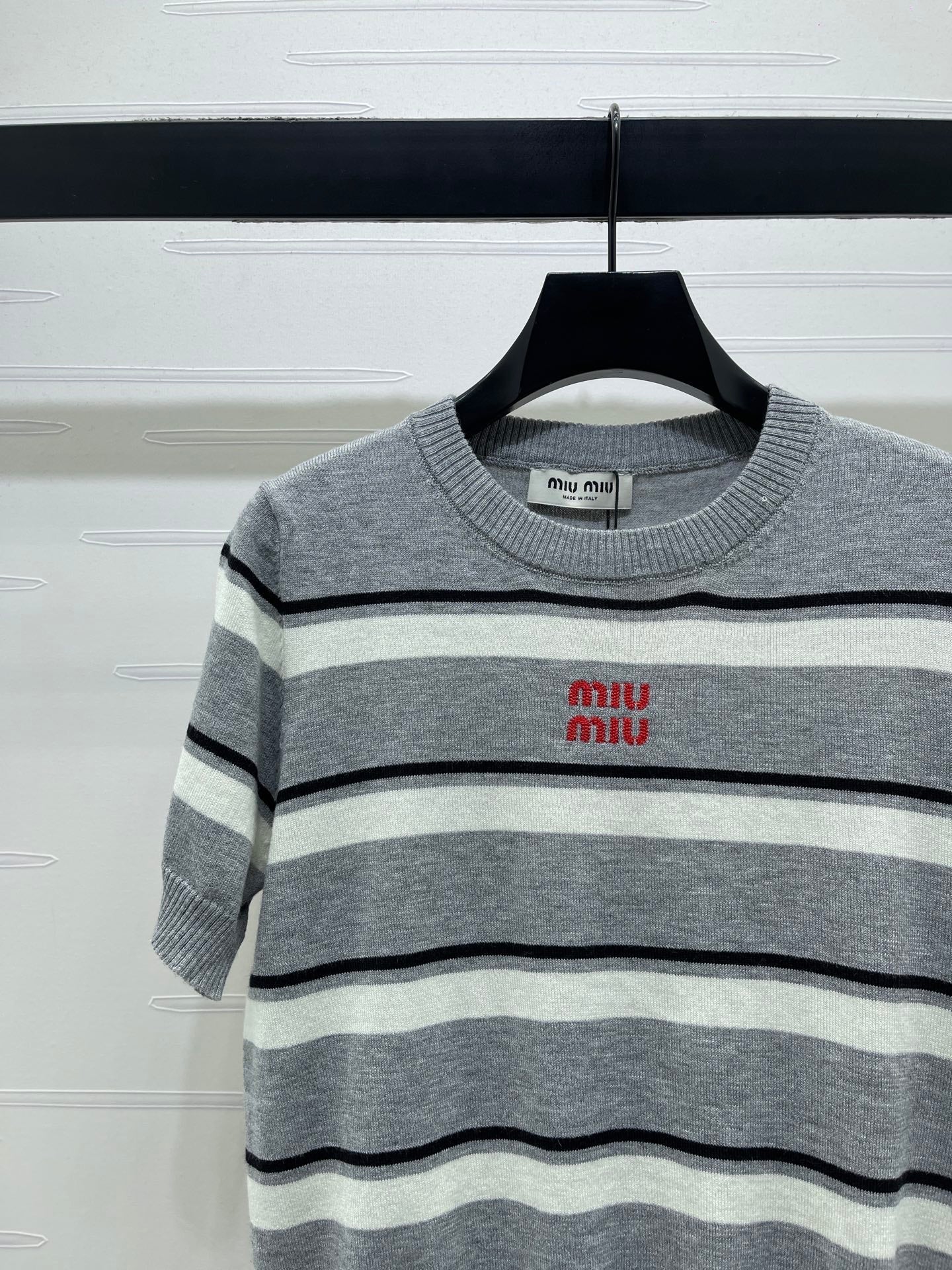 Miumiu 2026 Crew Neck Striped Short-sleeved Knit Top Gray Cotton 352436