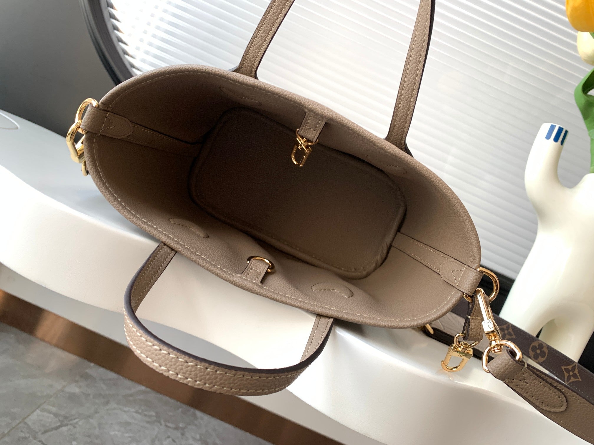 Neverfull 24 Bandoulière Inside Out BB Grey Calfskin