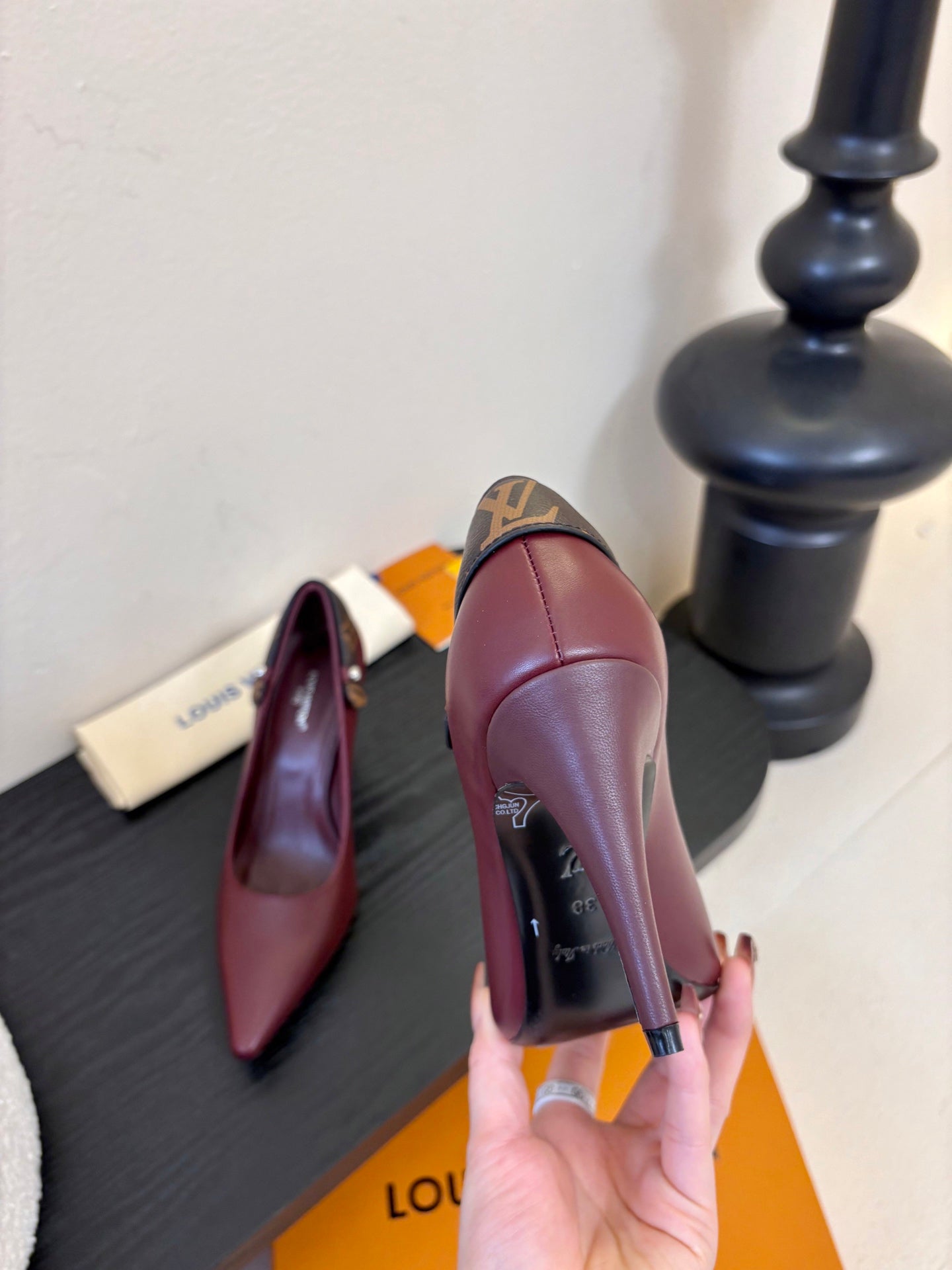 LV 26ss High Heeled Pump 90 Burgundy Sheepskin 627233