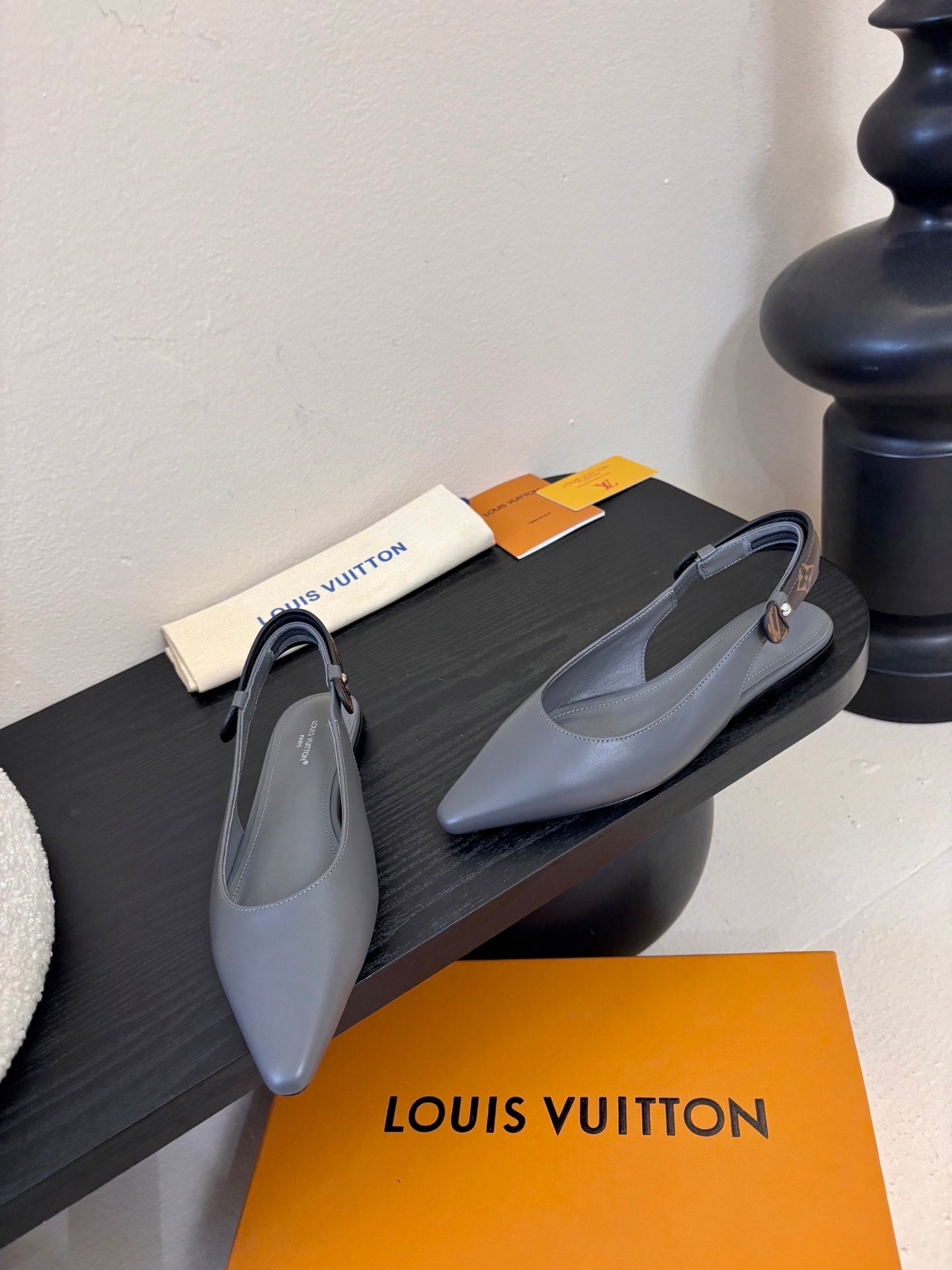 LV 26ss Legacy Slingback Flat Gray Sheepskin 627237