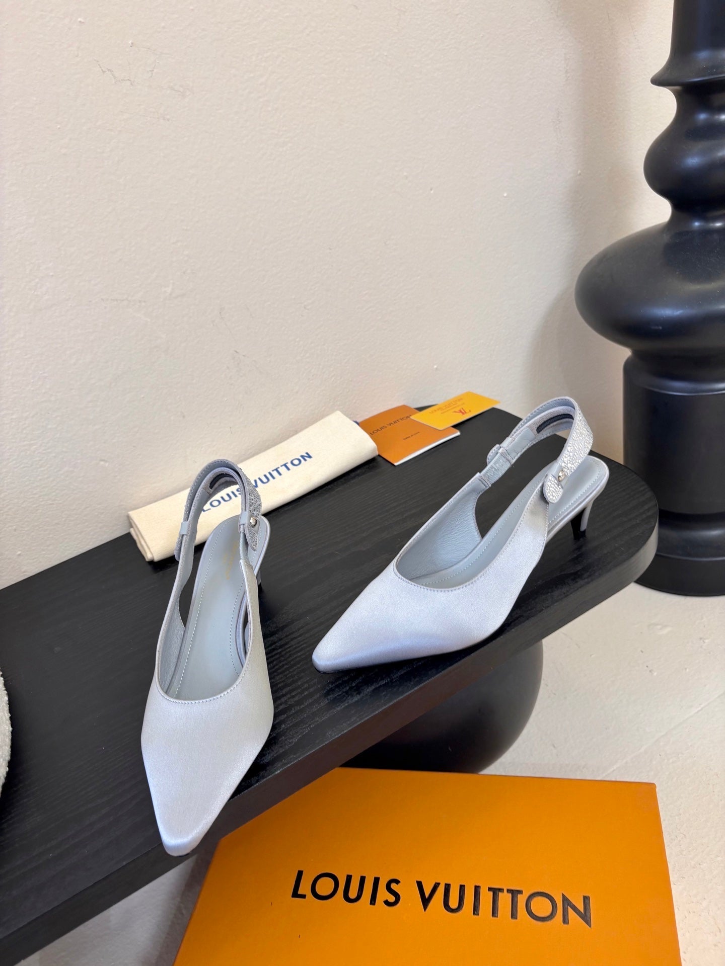 LV 26ss Legacy Slingback 60 Light Gray Silk 627246