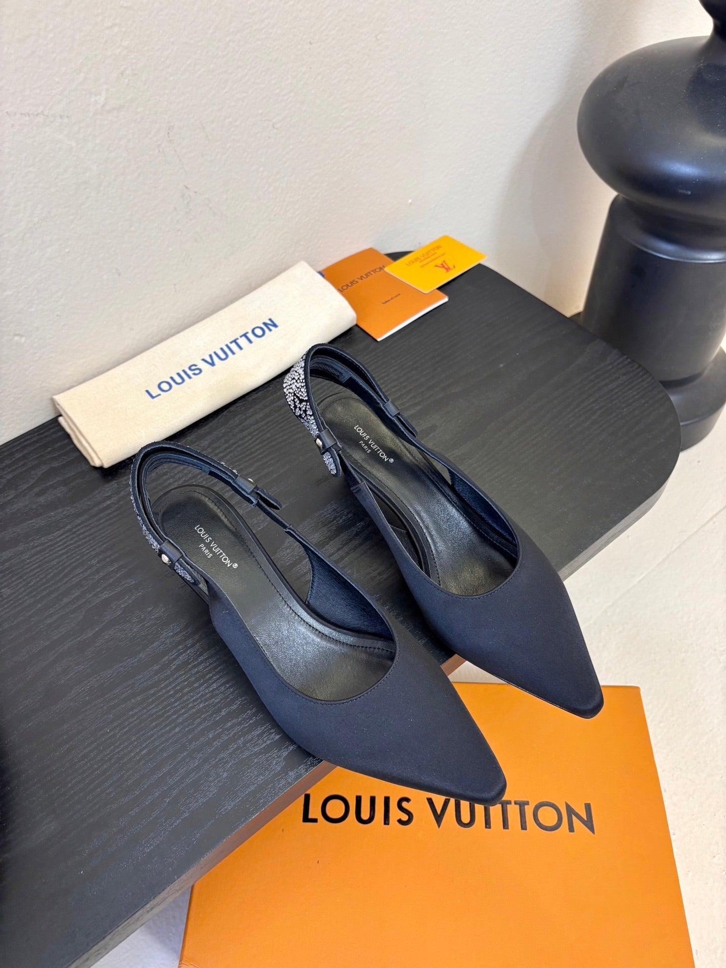 LV 26ss Legacy Slingback 60 Black Silk 627247