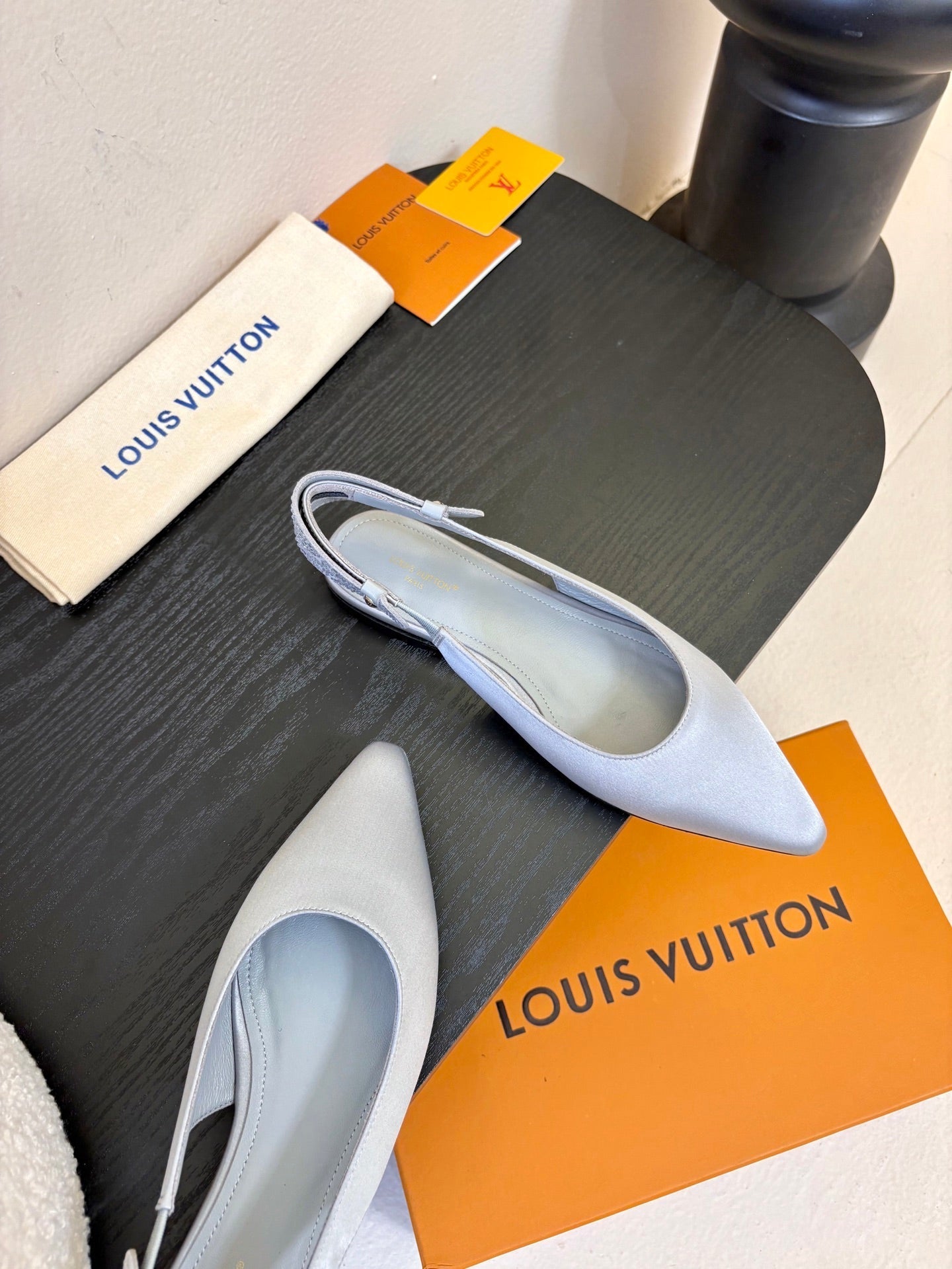 LV 26ss Legacy Slingback Flat Light Gray Silk 627248