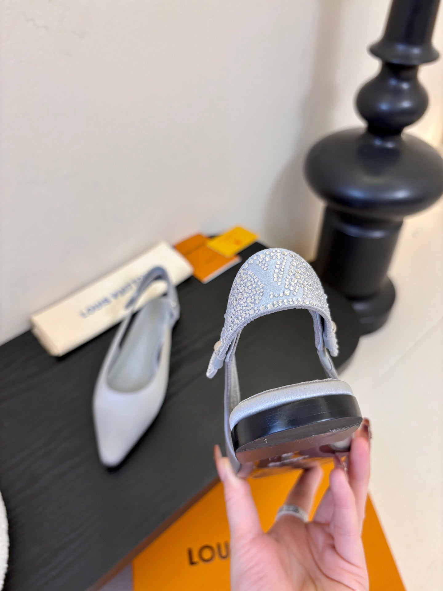 LV 26ss Legacy Slingback Flat Light Gray Silk 627248