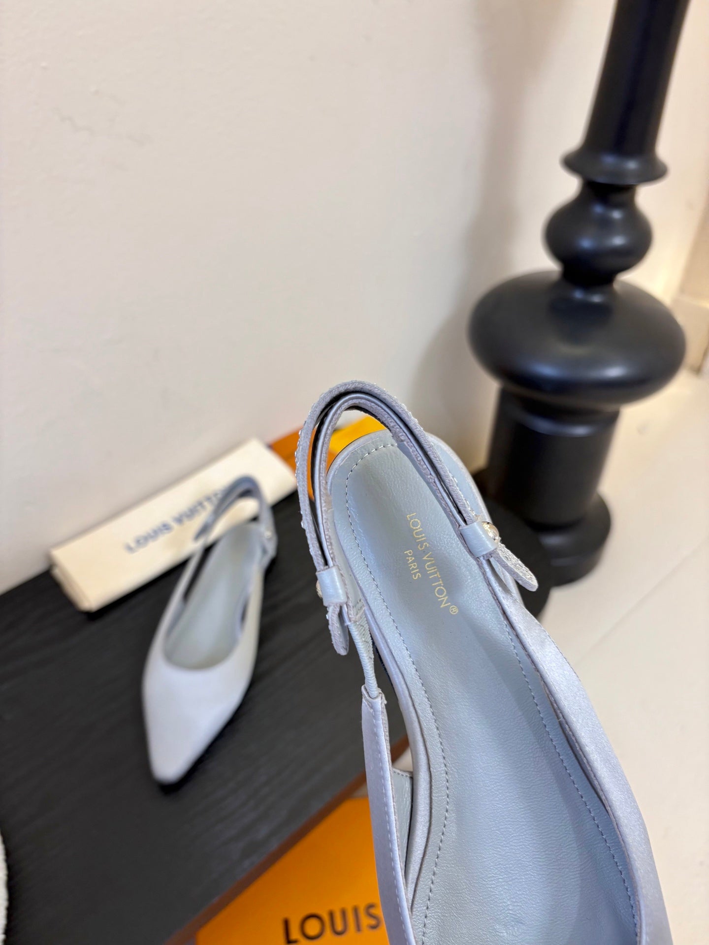 LV 26ss Legacy Slingback Flat Light Gray Silk 627248