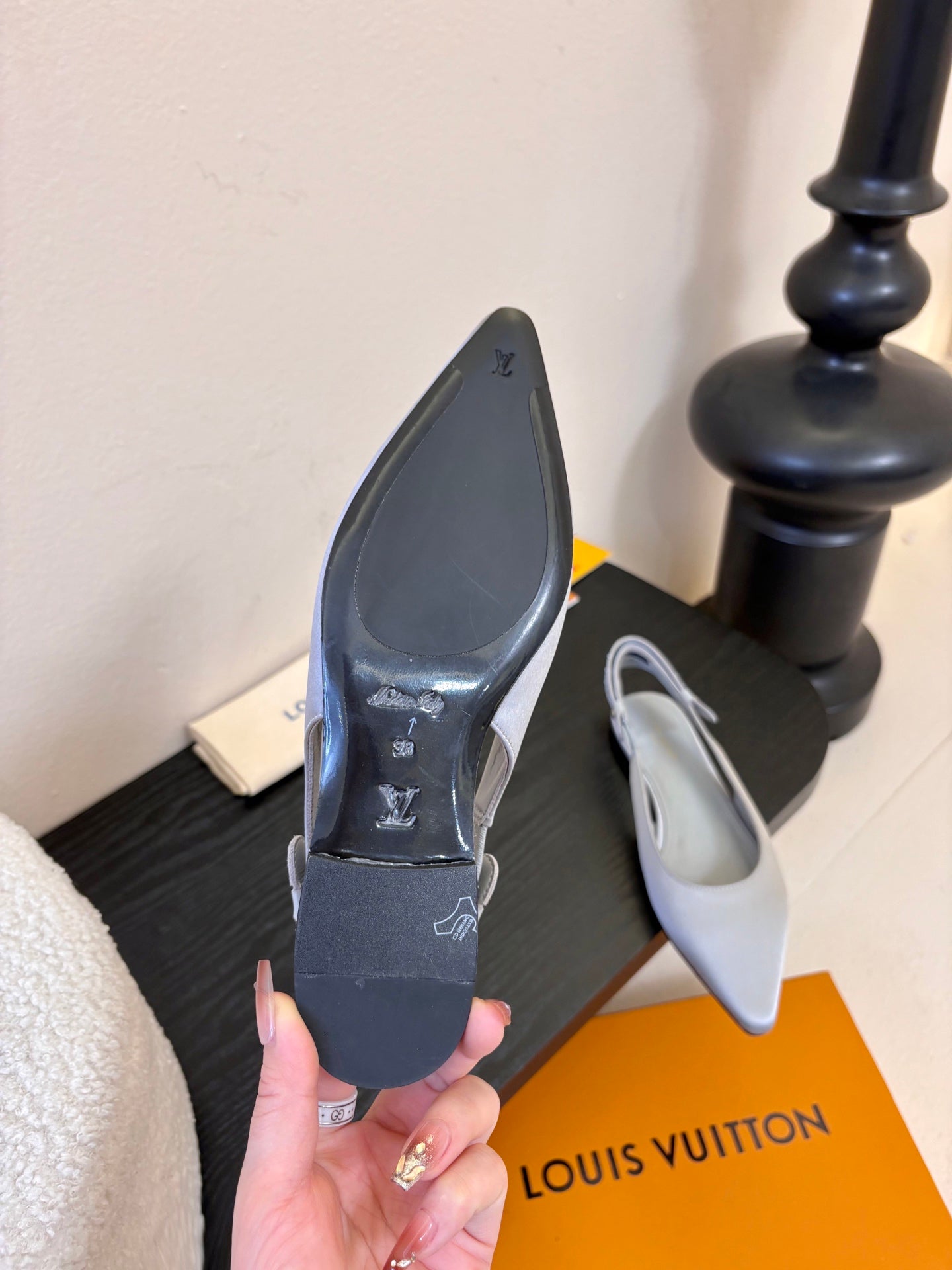 LV 26ss Legacy Slingback Flat Light Gray Silk 627248
