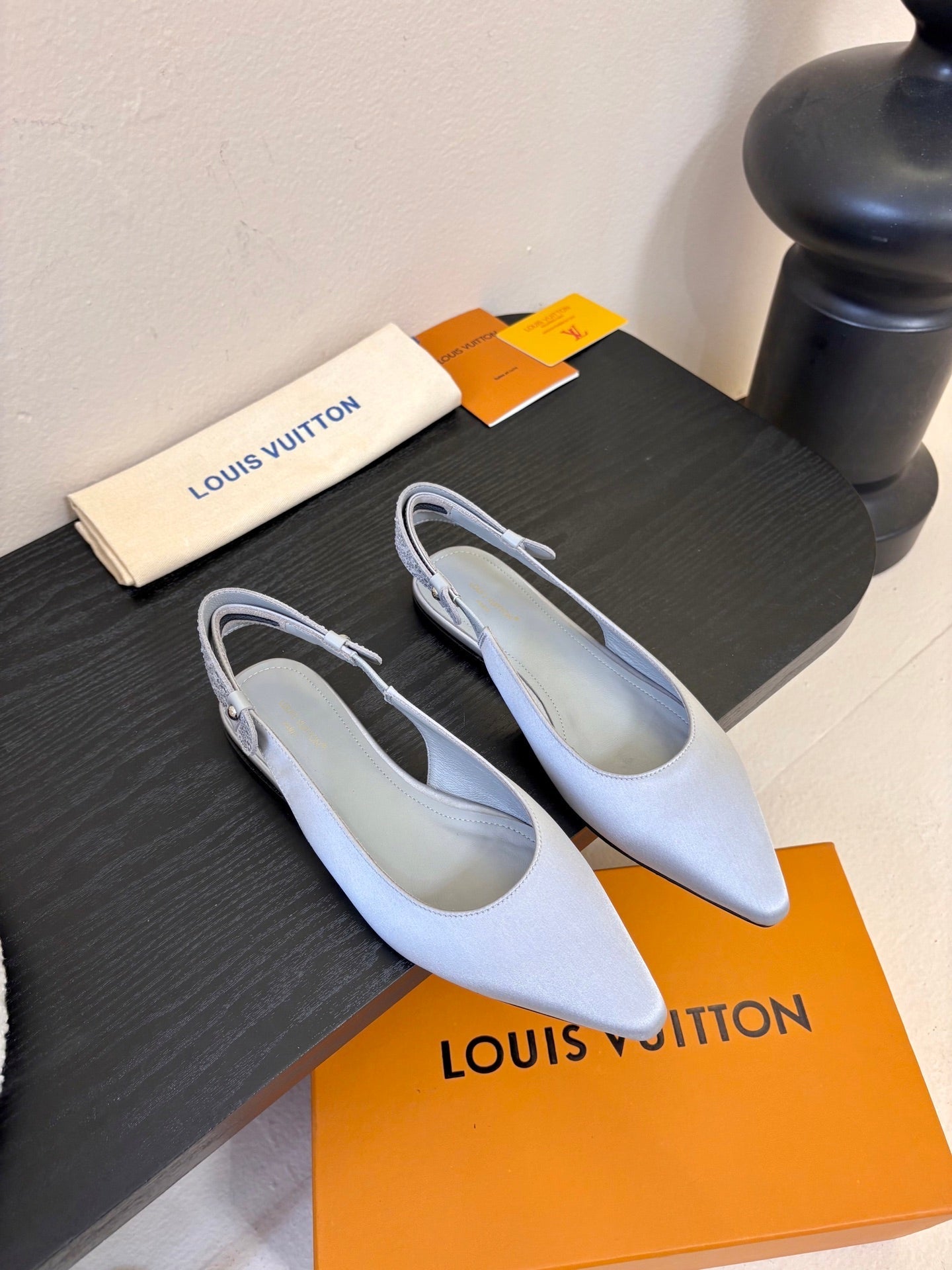 LV 26ss Legacy Slingback Flat Light Gray Silk 627248