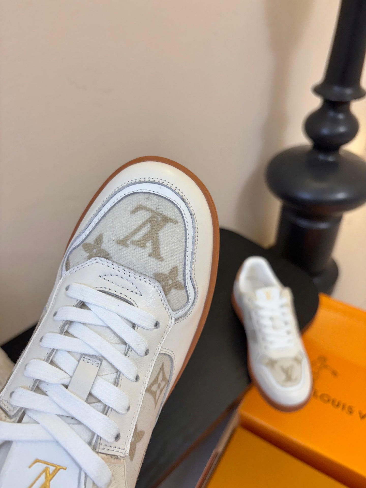 LV 26ss Lagoon Sneaker White Beige Cowhide 627299