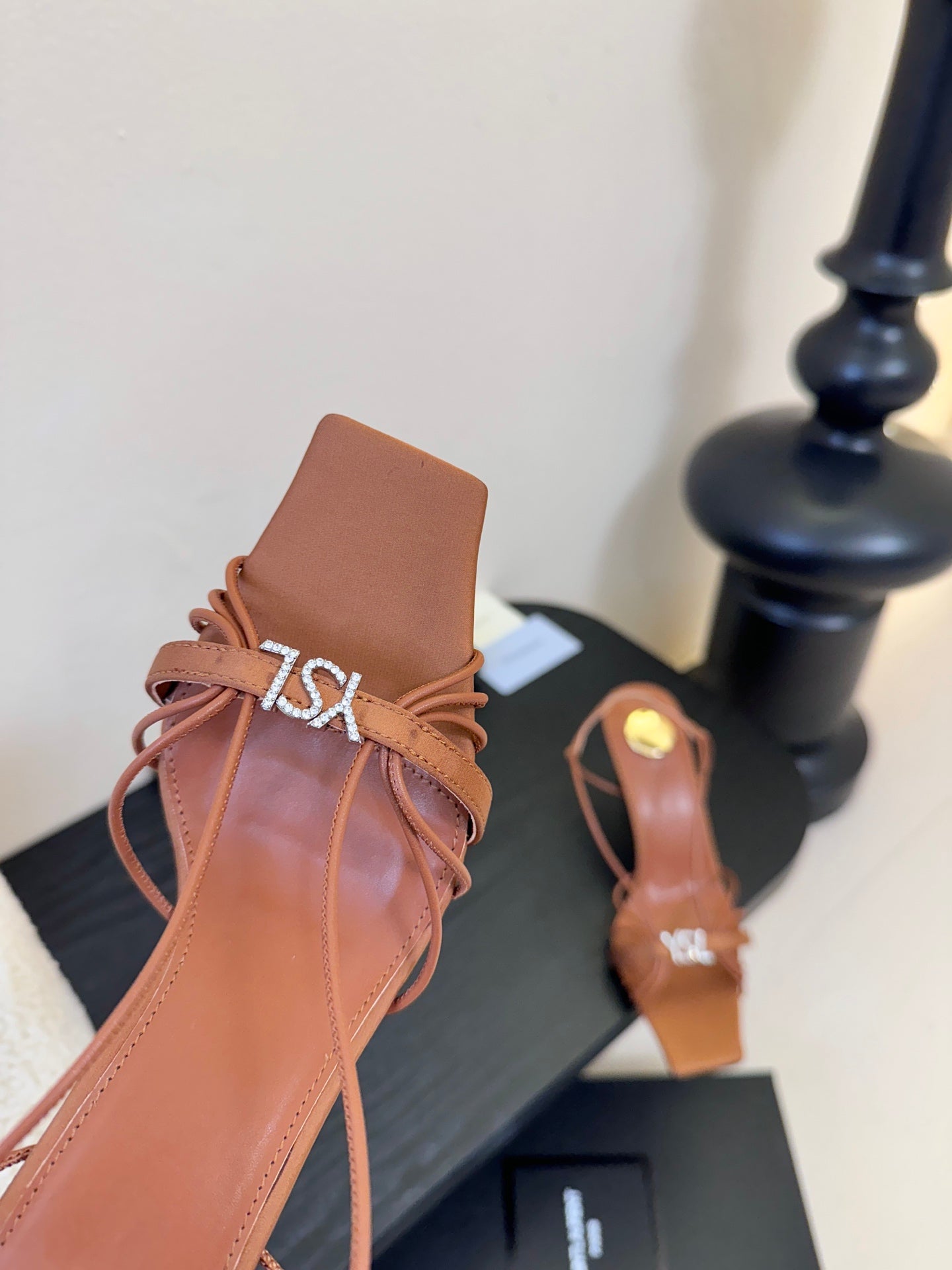YSL 26ss Square Toe Sandals 70 Tan Brown Silk Sheepskin 651705