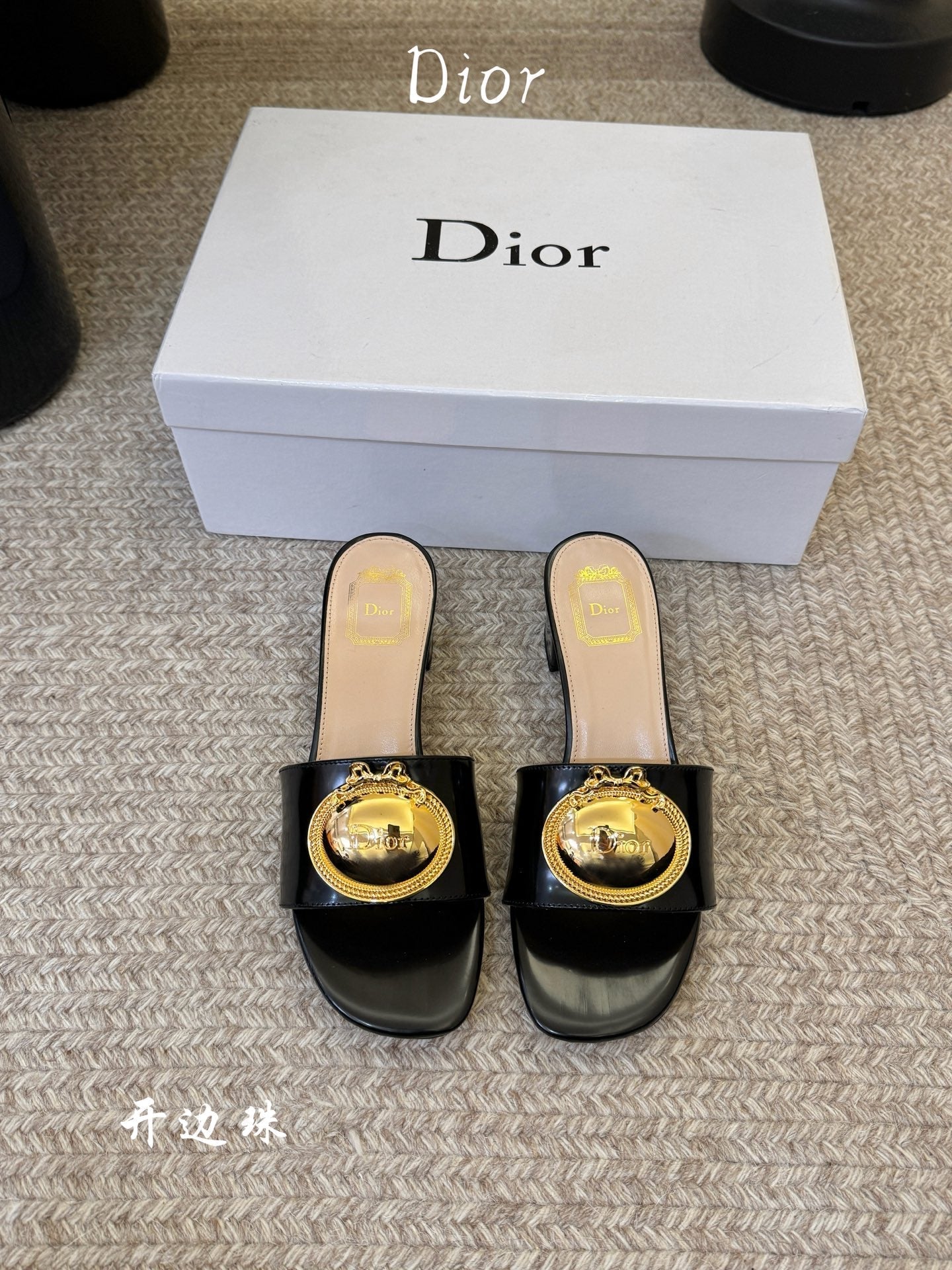 CD 26A Slippers 40 Cannage Embroidered Cowhide Gold Logo