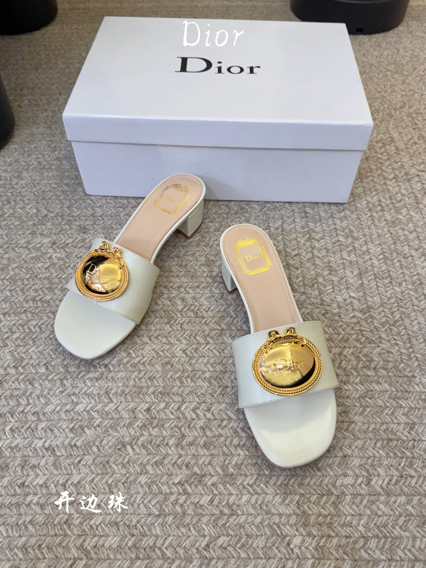CD 26A Slippers 40 Cannage Embroidered Cowhide Gold Logo