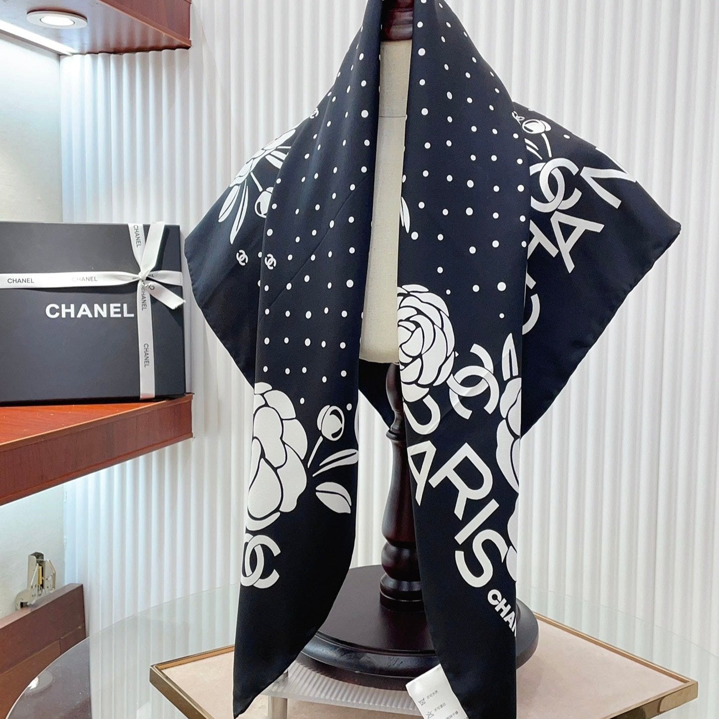 CC Square Scarf 90 CM In Black Polka Dot White Camellia Silk Twill 288723