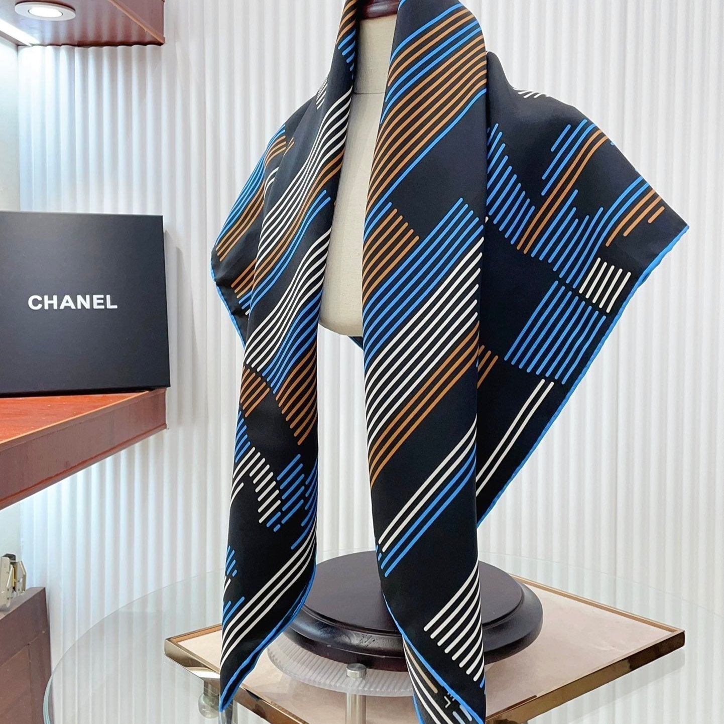 CC Square Scarf 90 CM In Colorful Silk Twill 190035